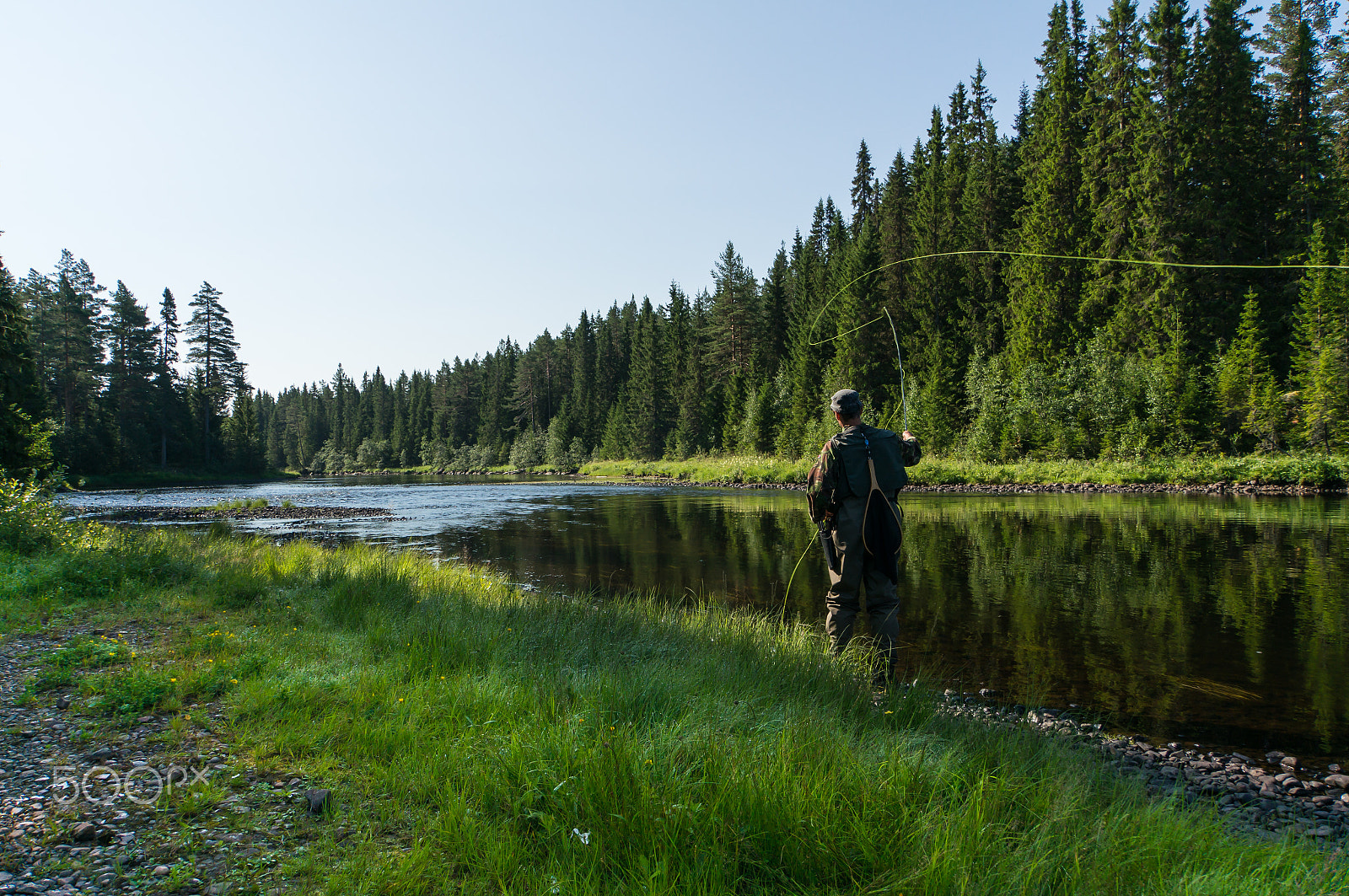 Sony Alpha NEX-6 + Sony E 18-200mm F3.5-6.3 OSS sample photo. Fly fisherman casting photography