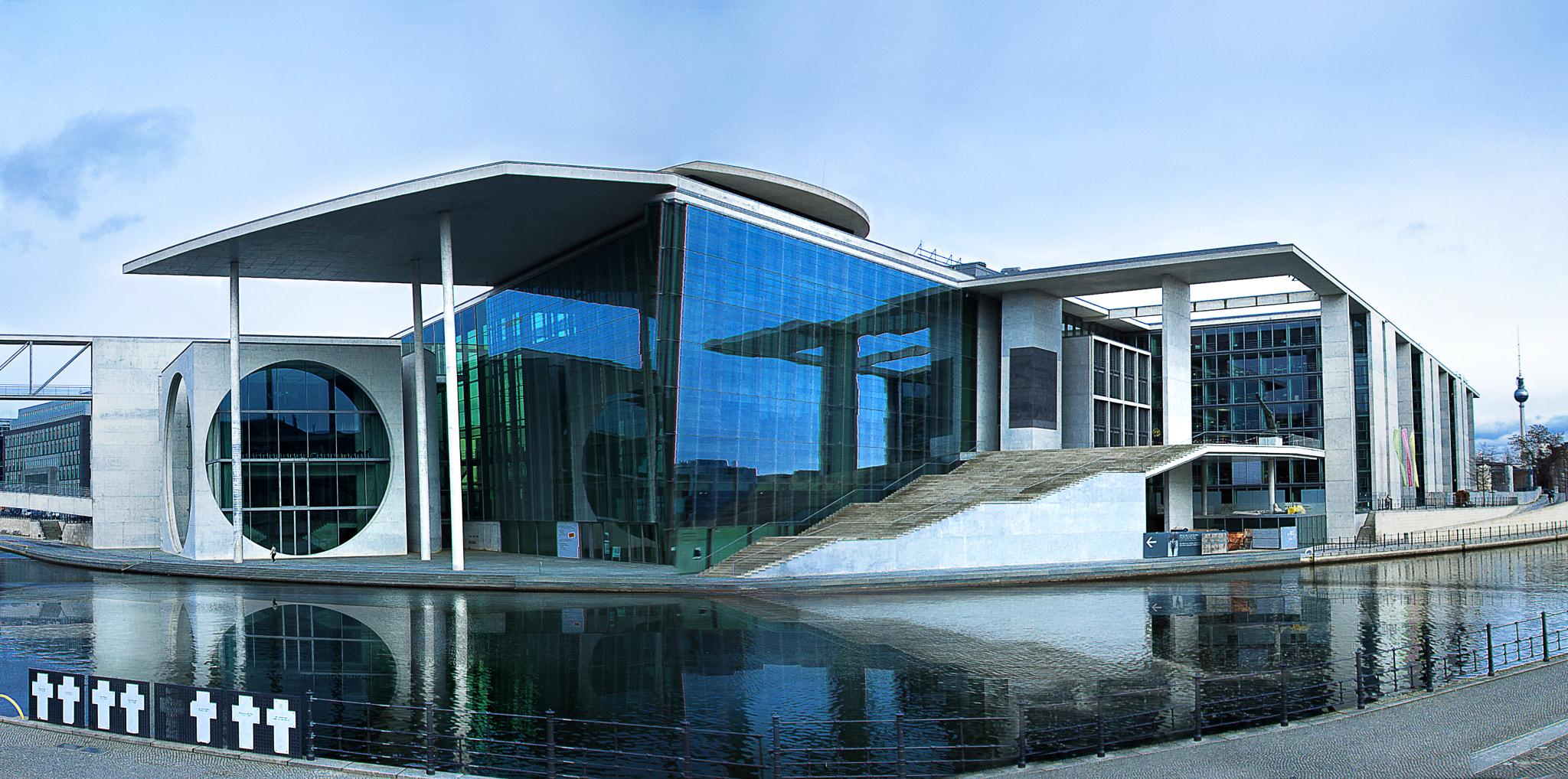 Sigma 18-250mm F3.5-6.3 DC OS HSM sample photo. Marie-elisabeth-lüders-haus photography