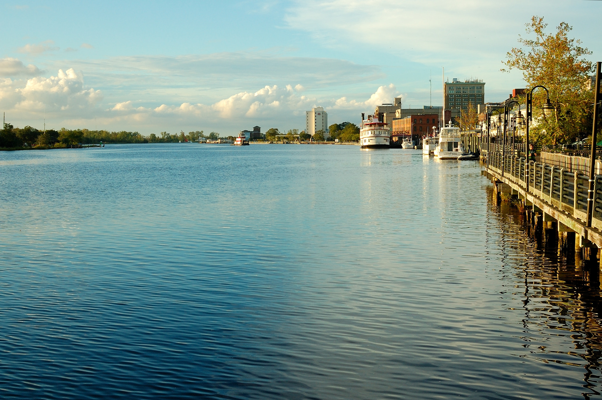 AF Zoom-Nikkor 28-80mm f/3.3-5.6G sample photo. Walkway along the waterfront in wilmington, nc photography