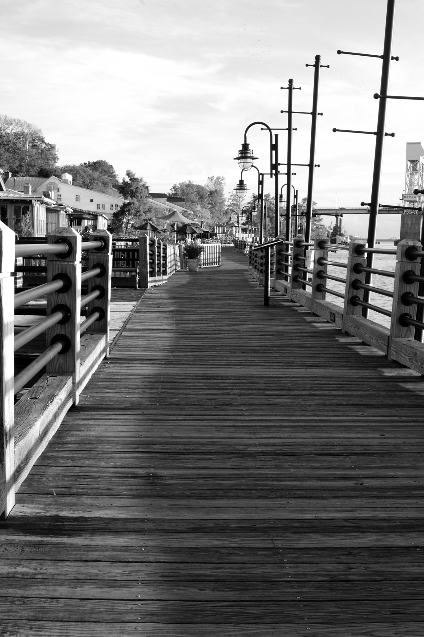 AF Zoom-Nikkor 28-80mm f/3.3-5.6G sample photo. Walkway along the waterfront in wilmington, nc photography