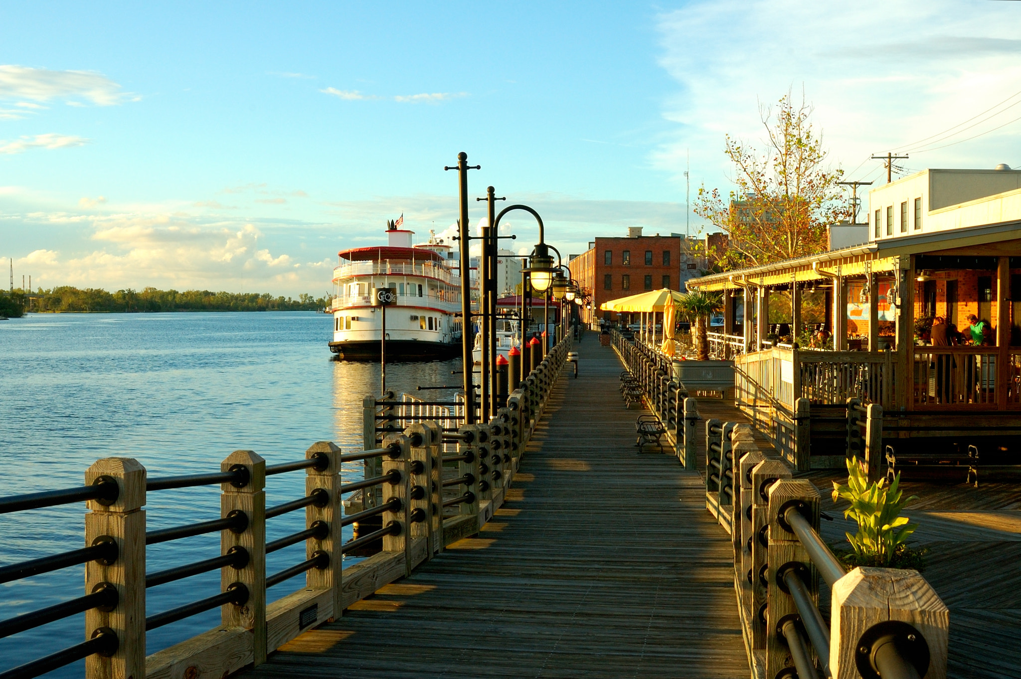AF Zoom-Nikkor 28-80mm f/3.3-5.6G sample photo. Walkway along the waterfront in wilmington, nc photography