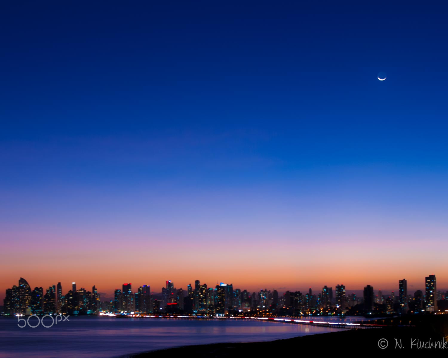 Nikon D300S + Nikon AF-S Nikkor 14-24mm F2.8G ED sample photo. Panama city skyline photography