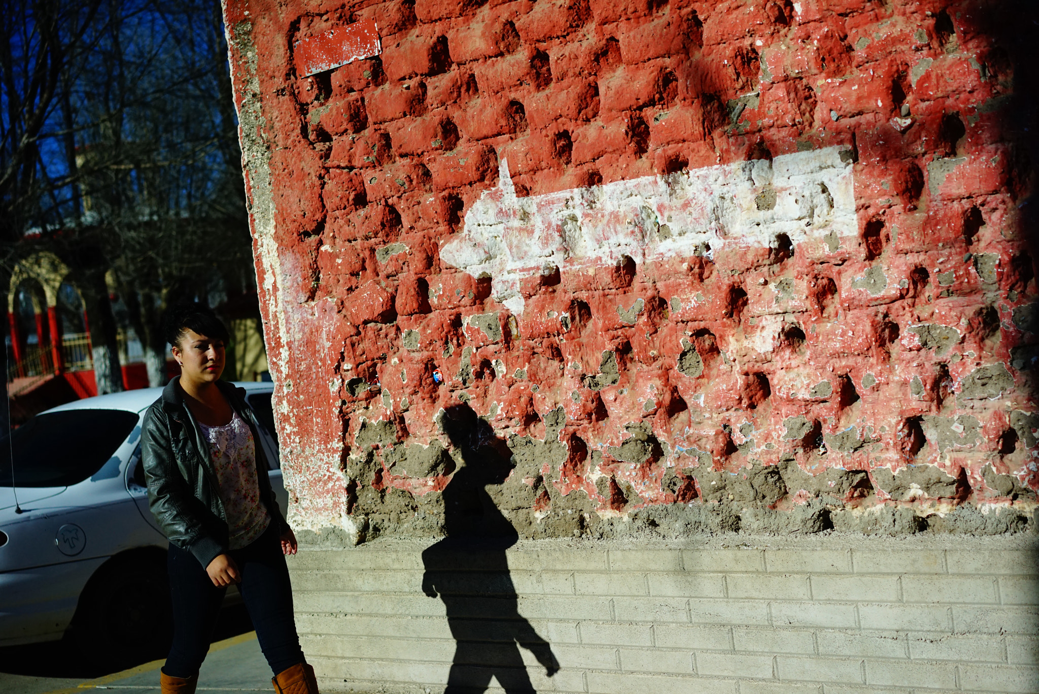 Sony a7R + Sony Sonnar T* FE 55mm F1.8 ZA sample photo. Walk this way photography