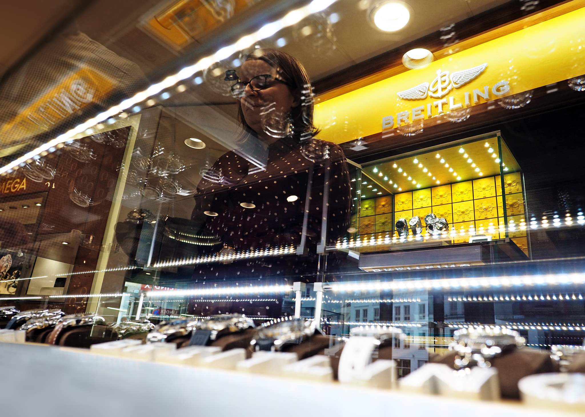 Olympus OM-D E-M5 II + OLYMPUS M.12mm F2.0 sample photo. Watchmaker photography