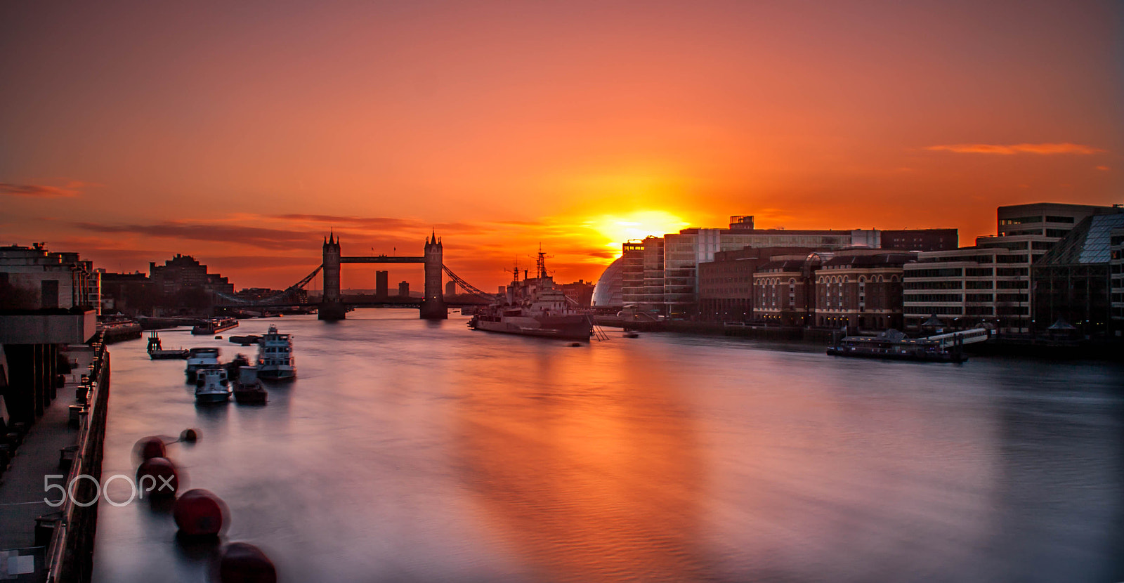 Canon EF-S 18-55mm F3.5-5.6 III sample photo. First light at tower bridge photography