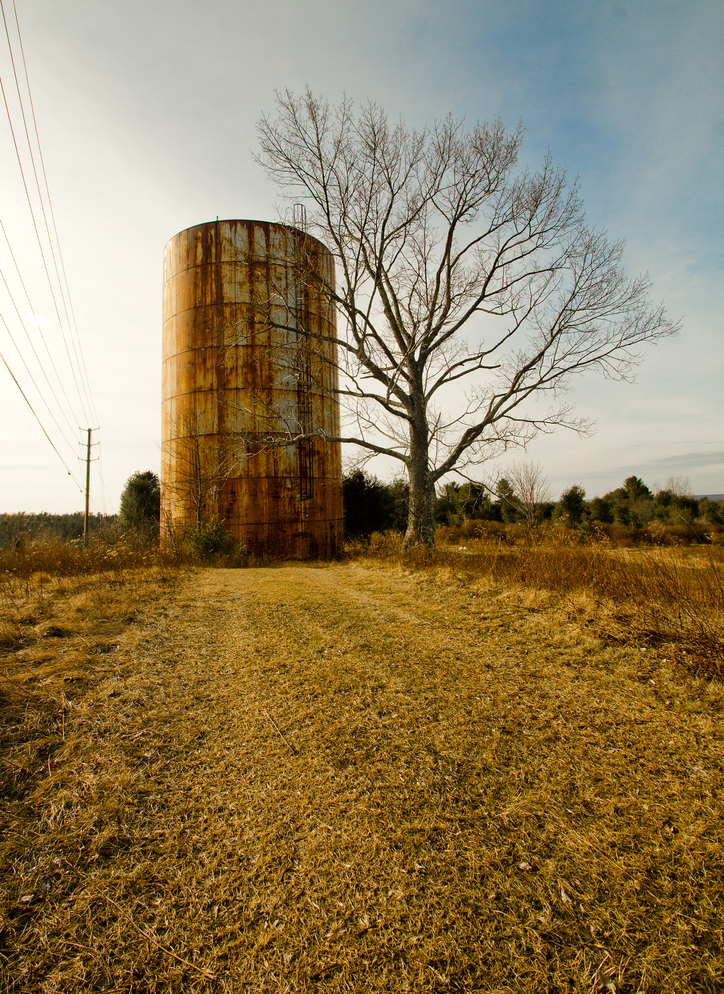 Sigma 10-20mm F3.5 EX DC HSM sample photo. Rusty silo on a winter morning photography