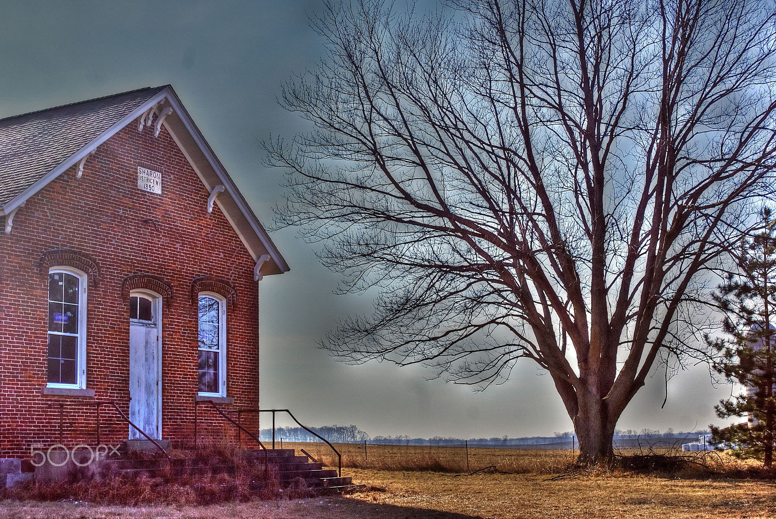 Sony Alpha DSLR-A100 + Sony DT 35mm F1.8 SAM sample photo. The old brick house photography