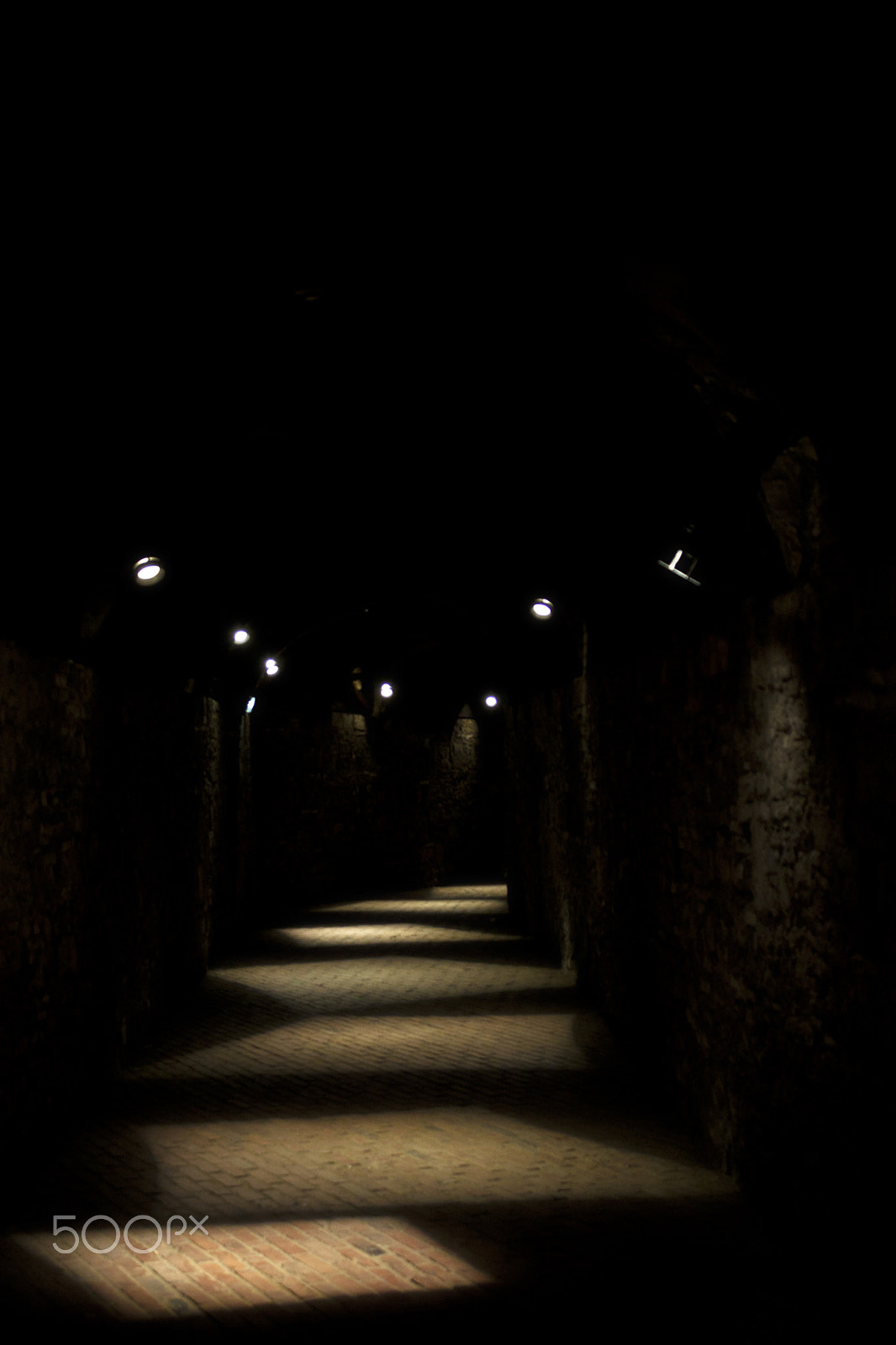 Canon EF-S 18-55mm F3.5-5.6 III sample photo. El tunel photography