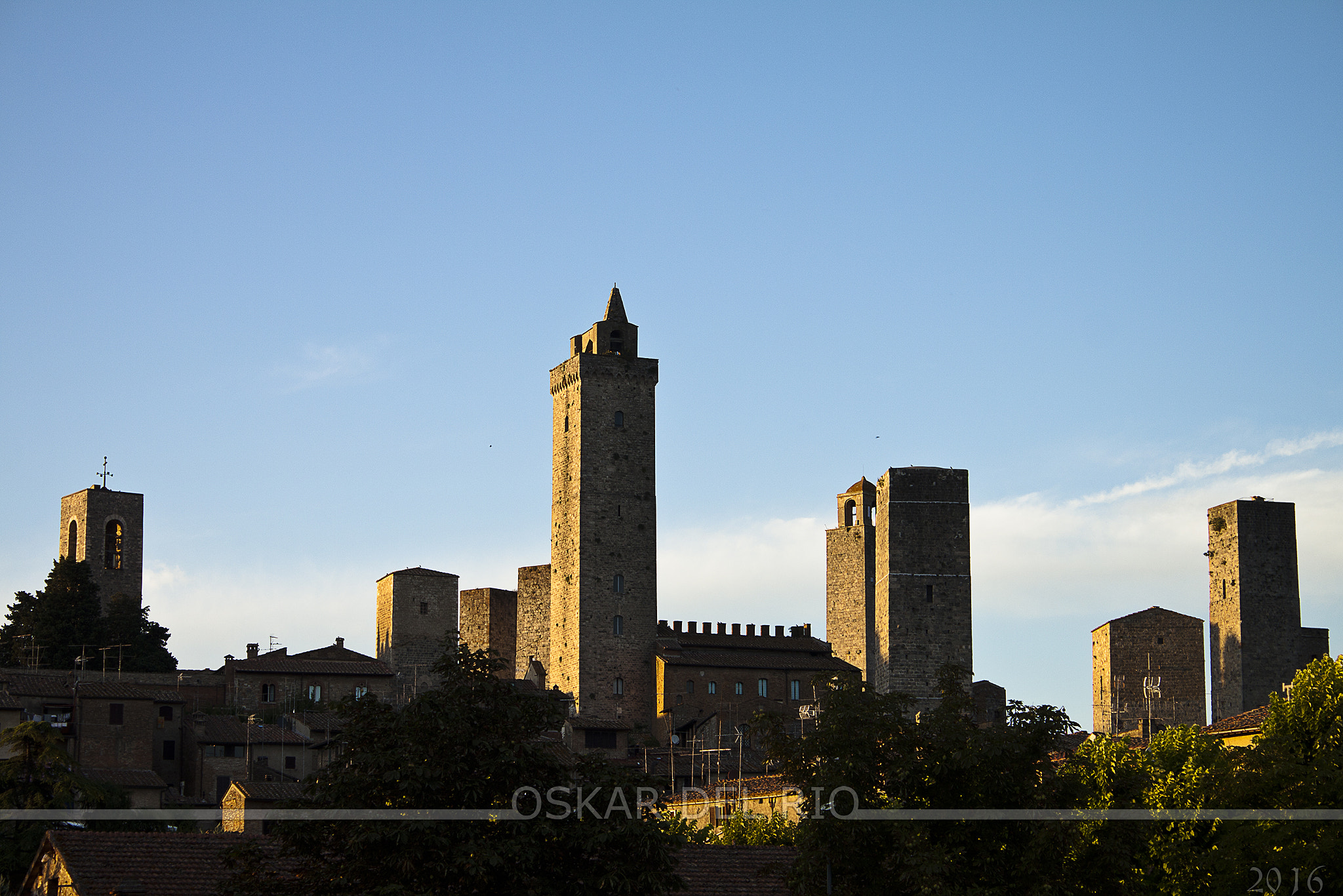 Canon EF-S 18-55mm F3.5-5.6 III sample photo. Los vigilantes de san gimiñiano photography