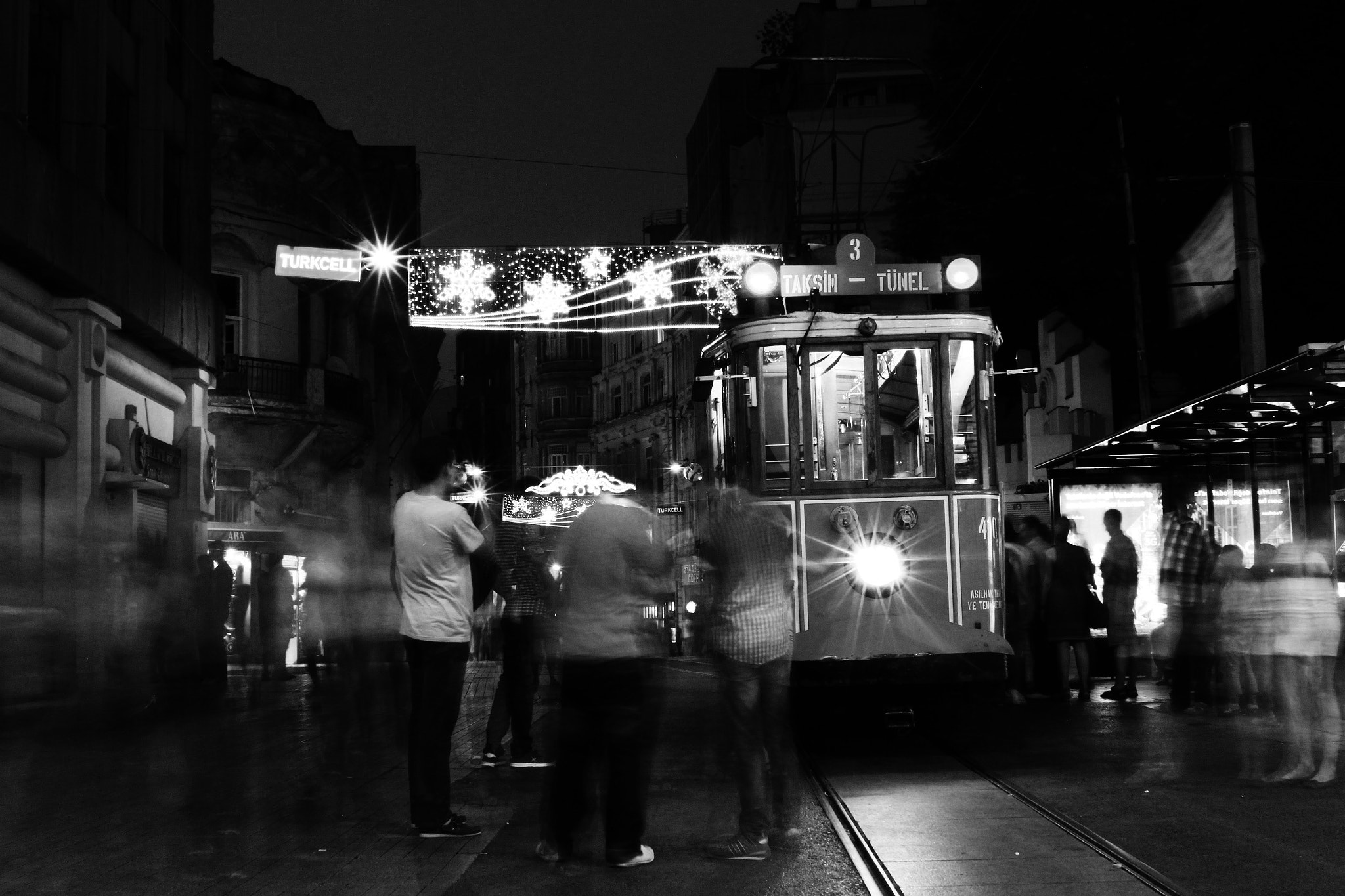 Canon EOS 100D (EOS Rebel SL1 / EOS Kiss X7) + Canon EF 28mm F1.8 USM sample photo. Old train in istanbul, turkey photography