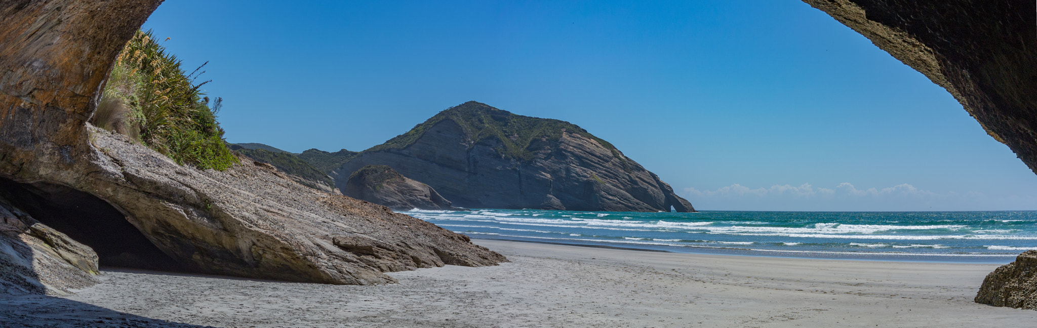 Nikon 1 Nikkor VR 30-110mm F3.8-5.6 sample photo. Wharariki beach cave, new zealand photography