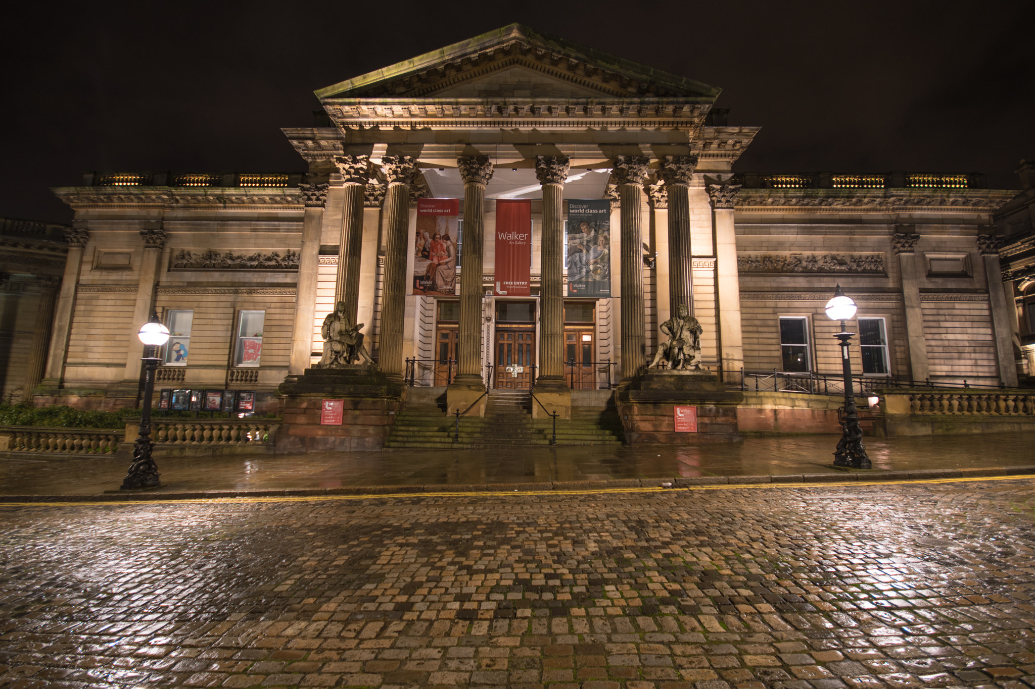 Sigma 10-20mm F4-5.6 EX DC HSM sample photo. Walker art gallery photography