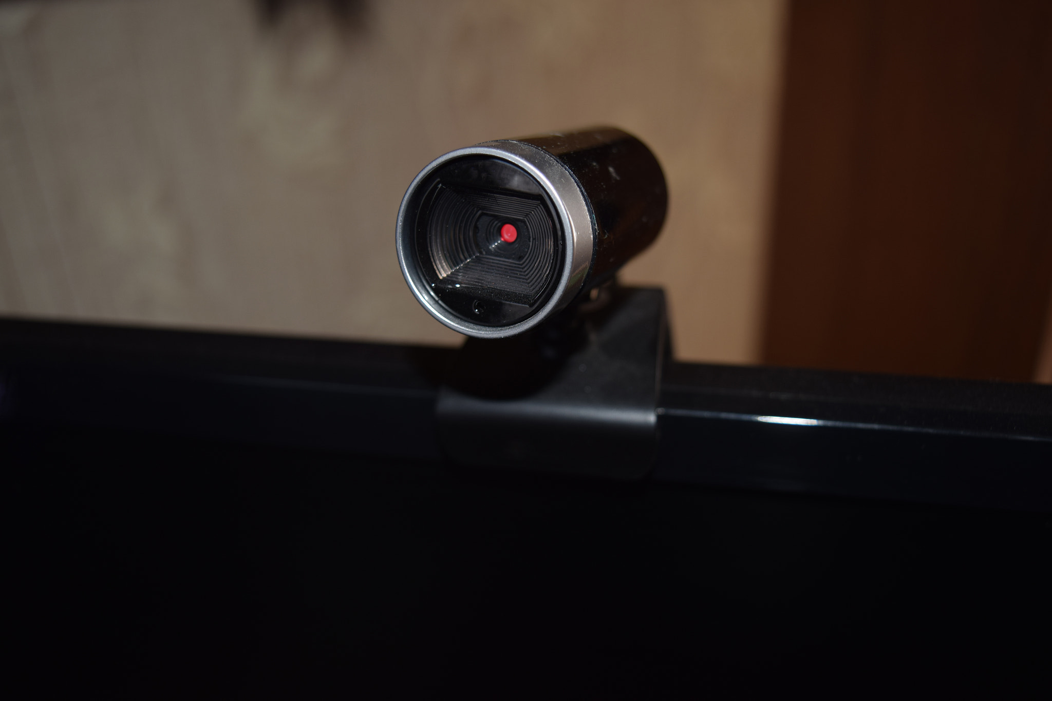 Web camera, attached to the monitor