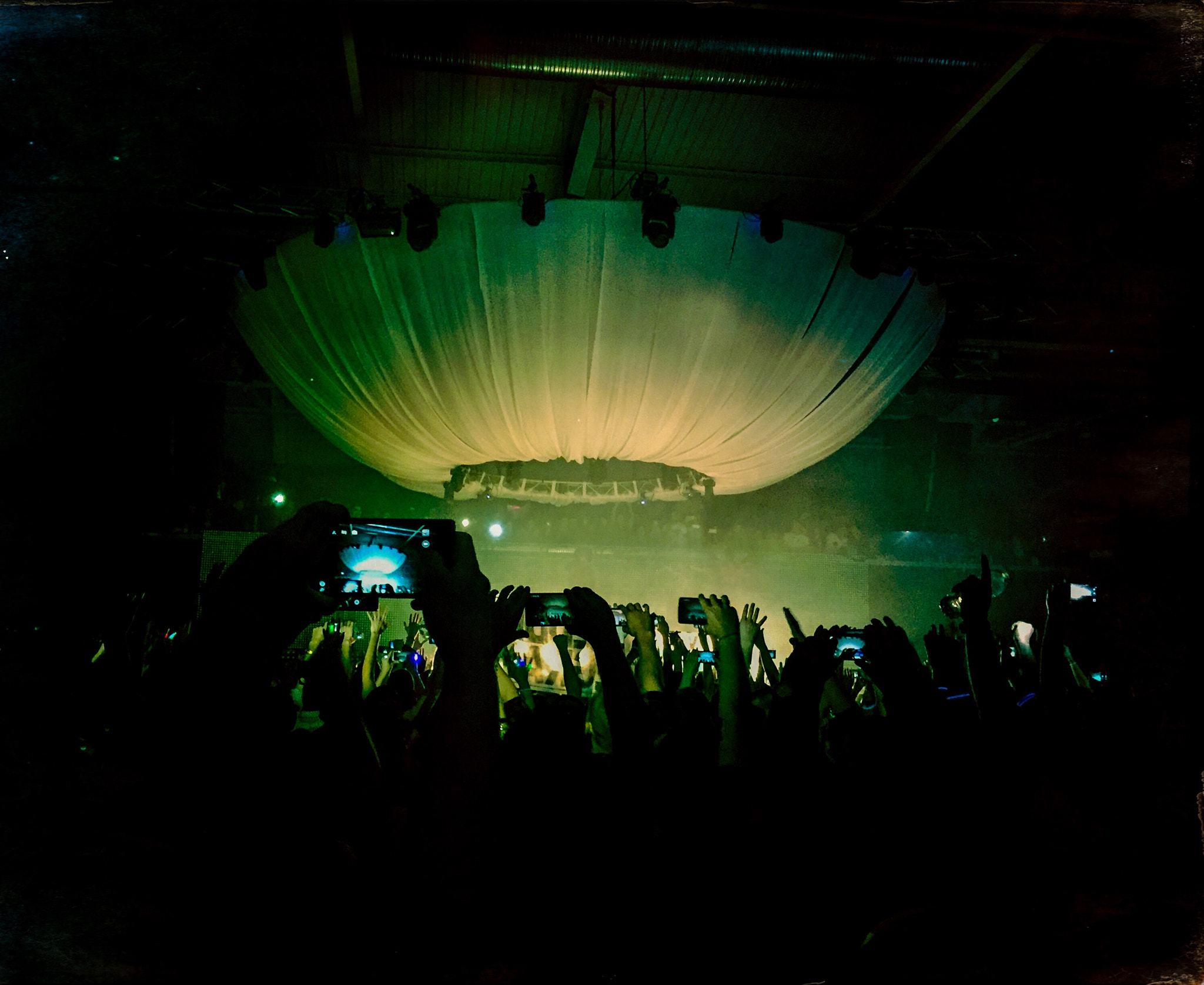 Hipstamatic 304 sample photo. Concert photography