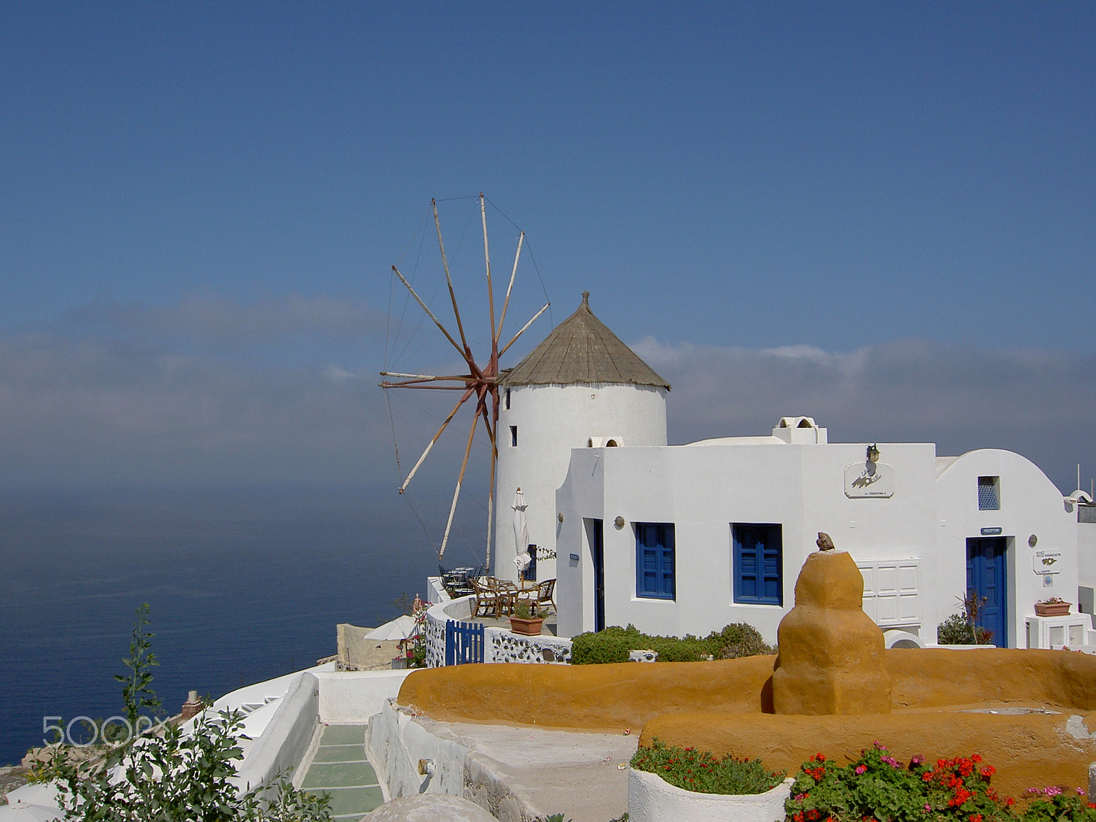 KONICA MINOLTA DiMAGE G400 sample photo. Santorini greece photography