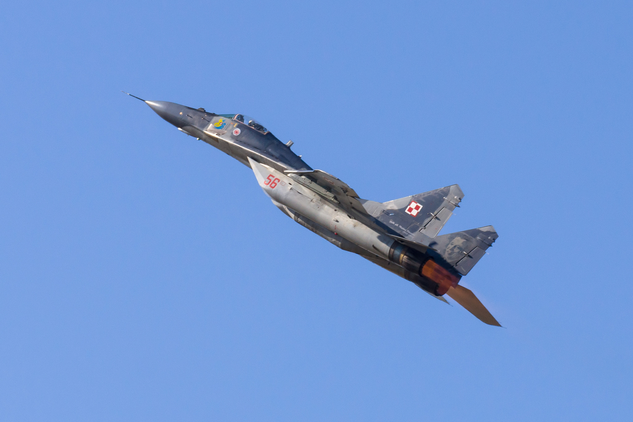 Sony 70-300mm F4.5-5.6 G SSM sample photo. Fulcrum reheat photography