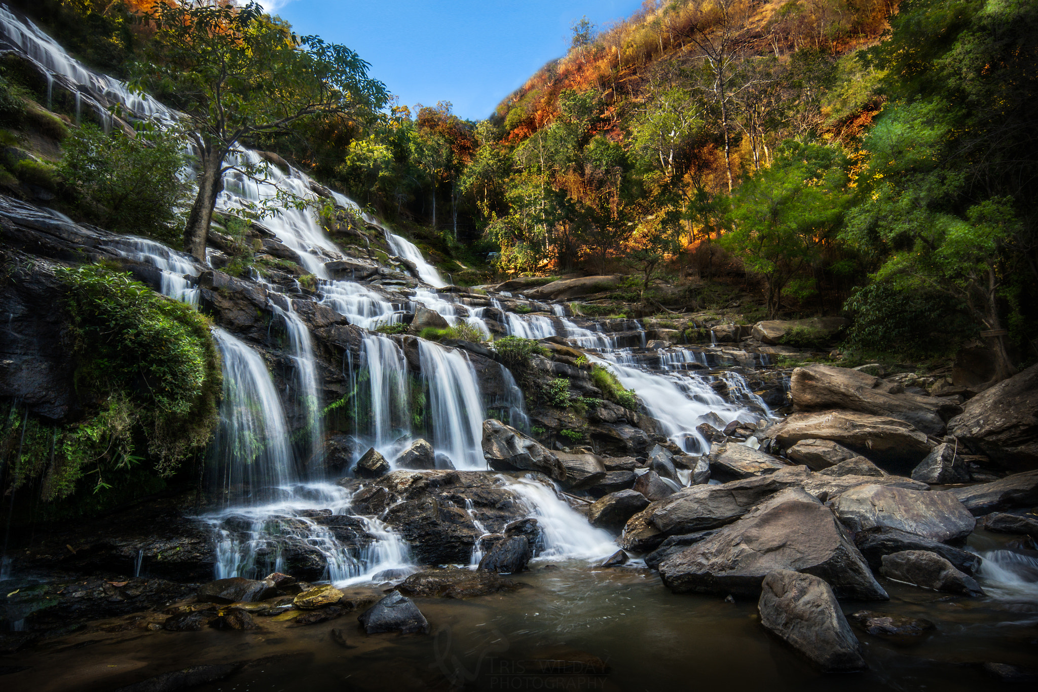 Samsung NX300 + Samsung NX 12-24mm F4-5.6 ED sample photo. Mae ya waterfall landscape photography