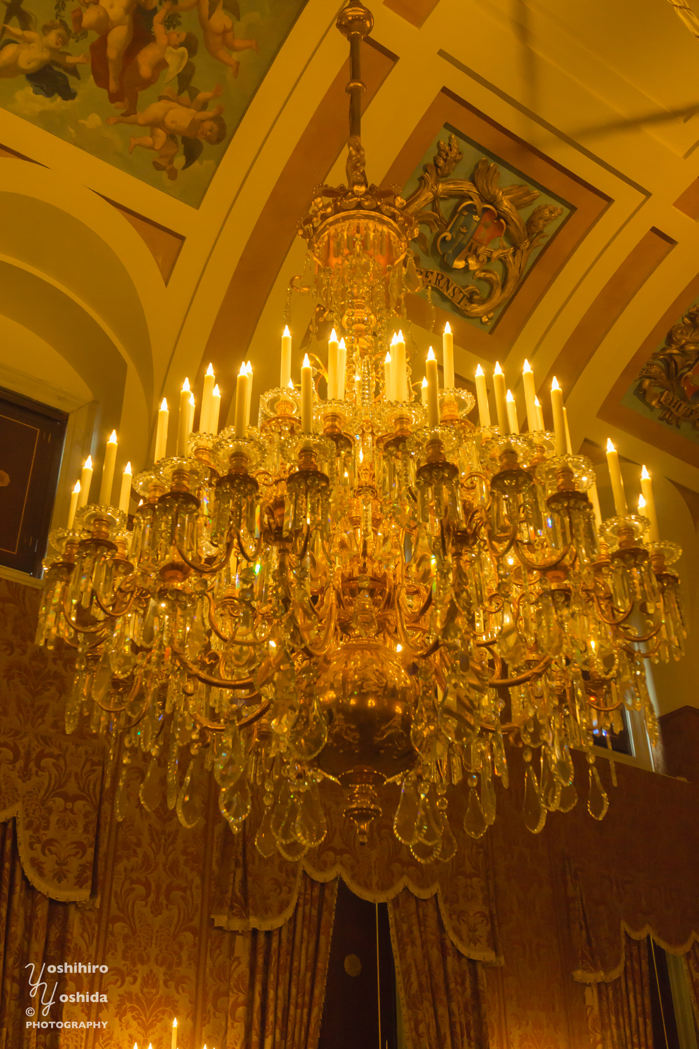 Sony SLT-A77 sample photo. Chandelier photography