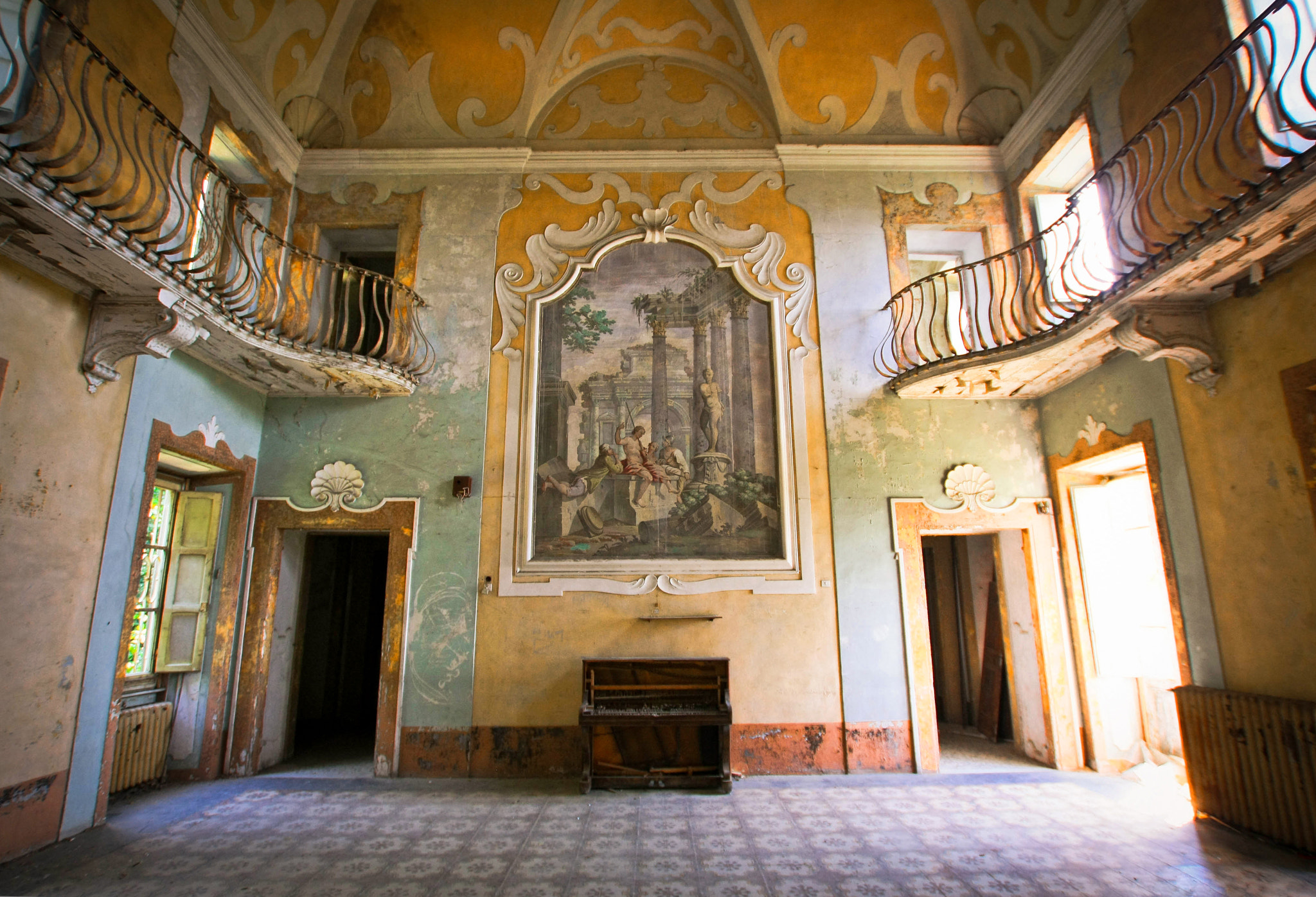 Sigma 10-20mm F3.5 EX DC HSM sample photo. Italy, abandoned sbertoli villa. photography
