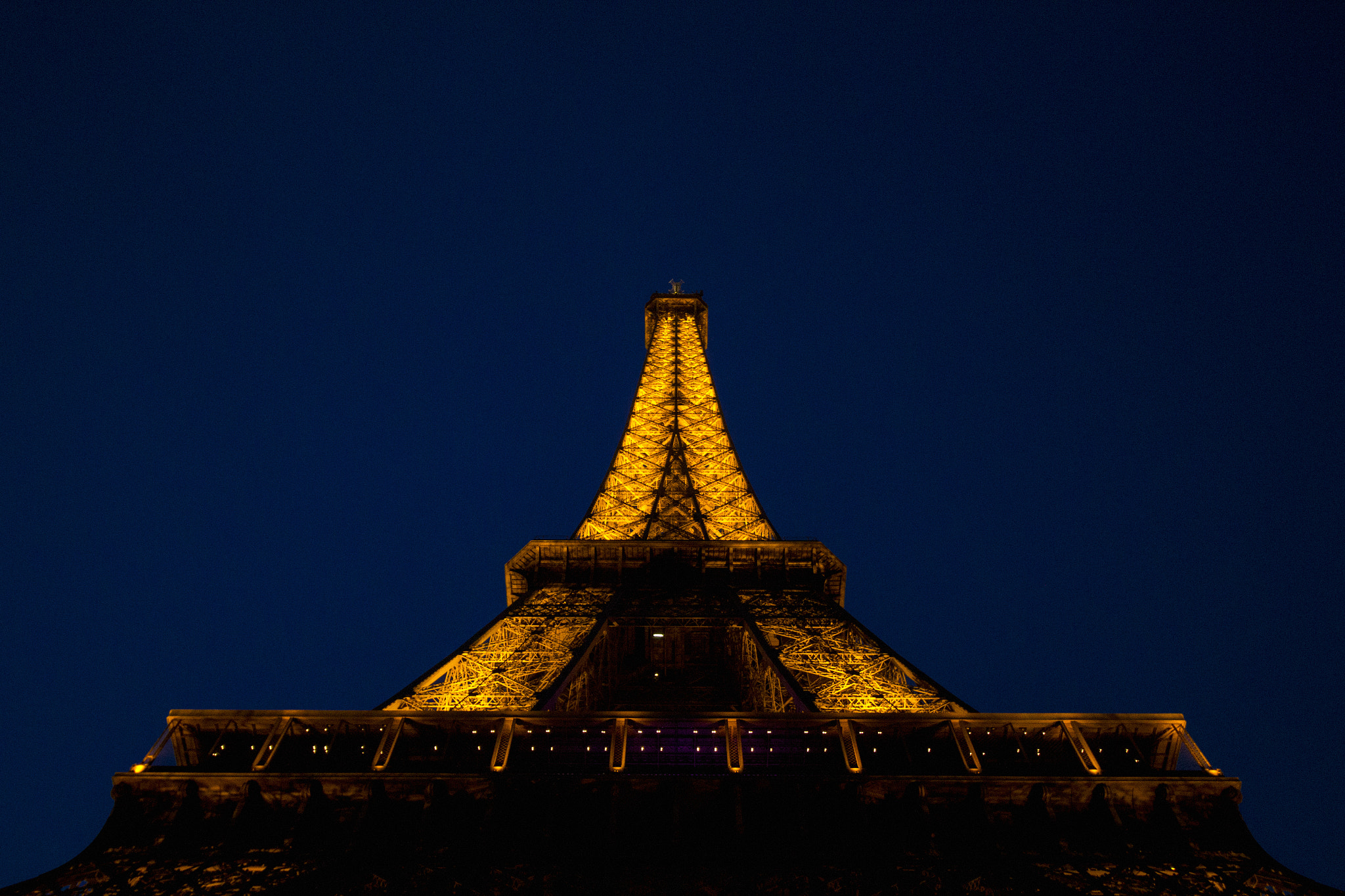 Canon EF-S 10-18mm F4.5–5.6 IS STM sample photo. Night in paris photography