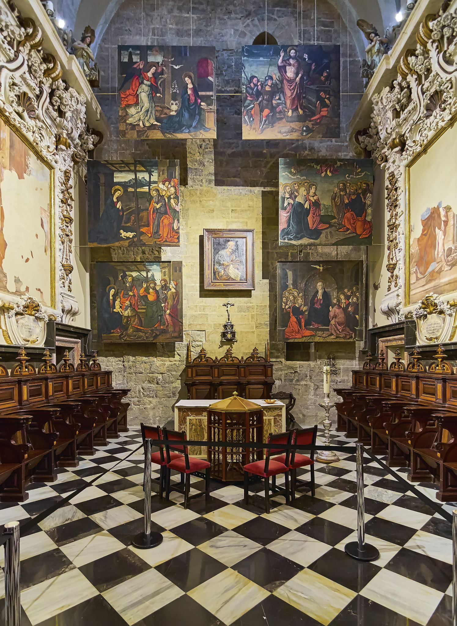 Fujifilm X-T1 + Tokina AT-X Pro 11-16mm F2.8 DX II sample photo. Capilla de san pedro apóstol - catedral de santa maría de valencia photography