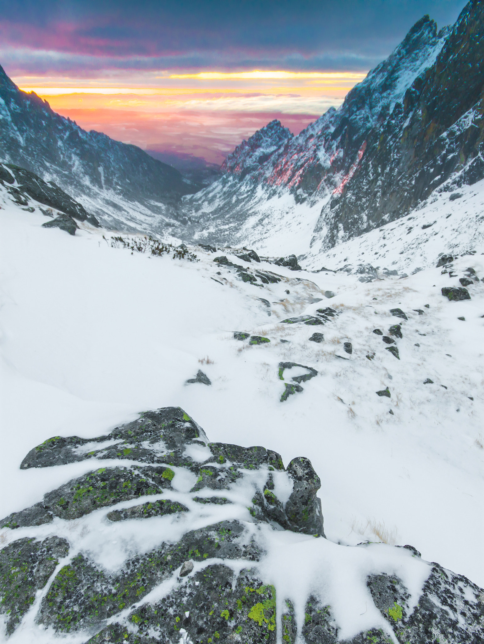 Sigma 10-20mm F4-5.6 EX DC HSM sample photo. Dawn in the mountains i photography