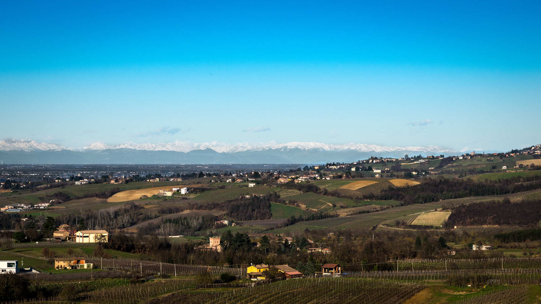 Pentax smc DA 17-70mm F4.0 AL (IF) SDM sample photo. La pianura padana e l'arco alpino photography