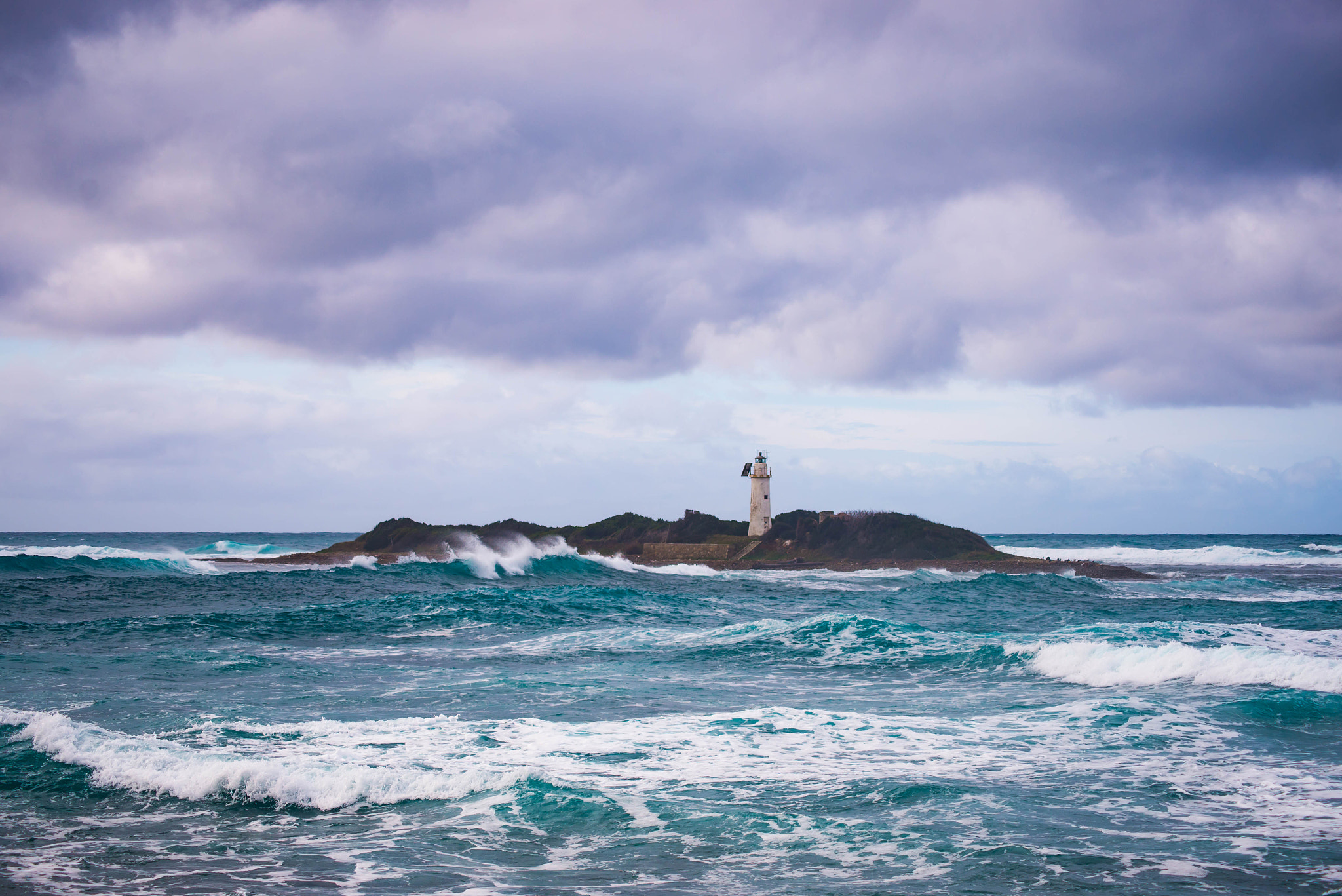 Nikon D610 + AF Zoom-Nikkor 75-240mm f/4.5-5.6D sample photo. Waves and clouds photography