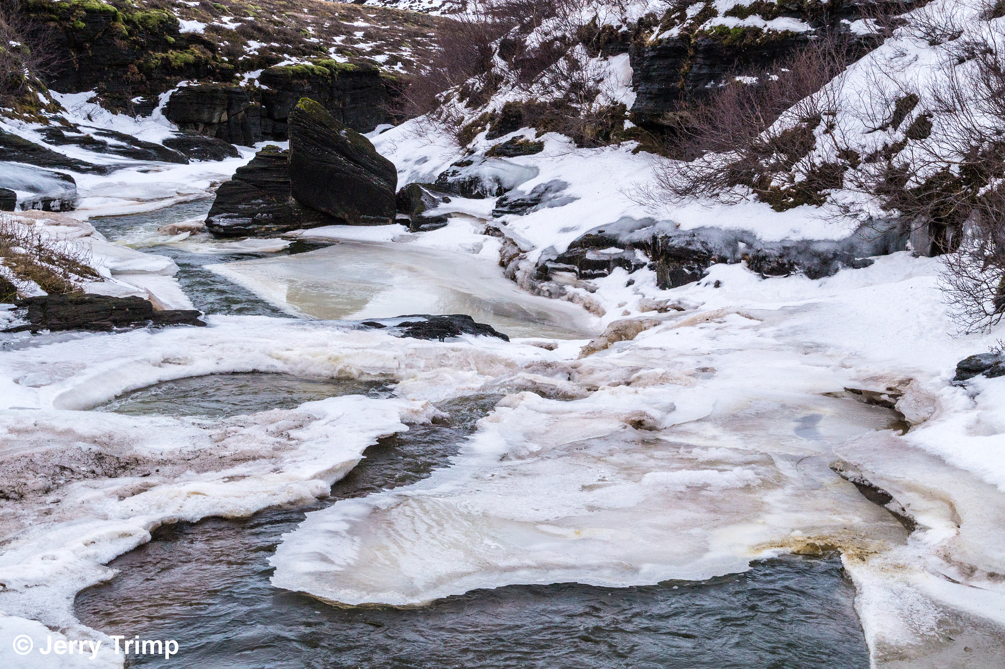 Sony SLT-A58 + Sigma 17-70mm F2.8-4.5 (D) sample photo. Broken ice photography