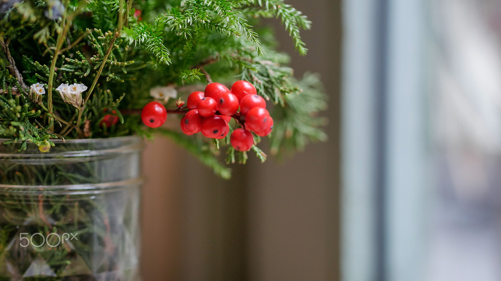 Panasonic Lumix DMC-G7 + Olympus M.Zuiko Digital 45mm F1.8 sample photo. Red bouquet photography