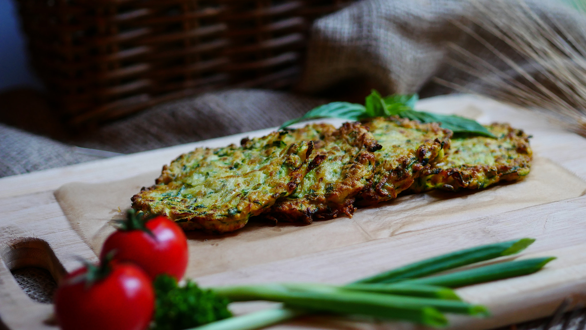 Panasonic Lumix DMC-G7 + Olympus M.Zuiko Digital 45mm F1.8 sample photo. Zucchini pancakes photography