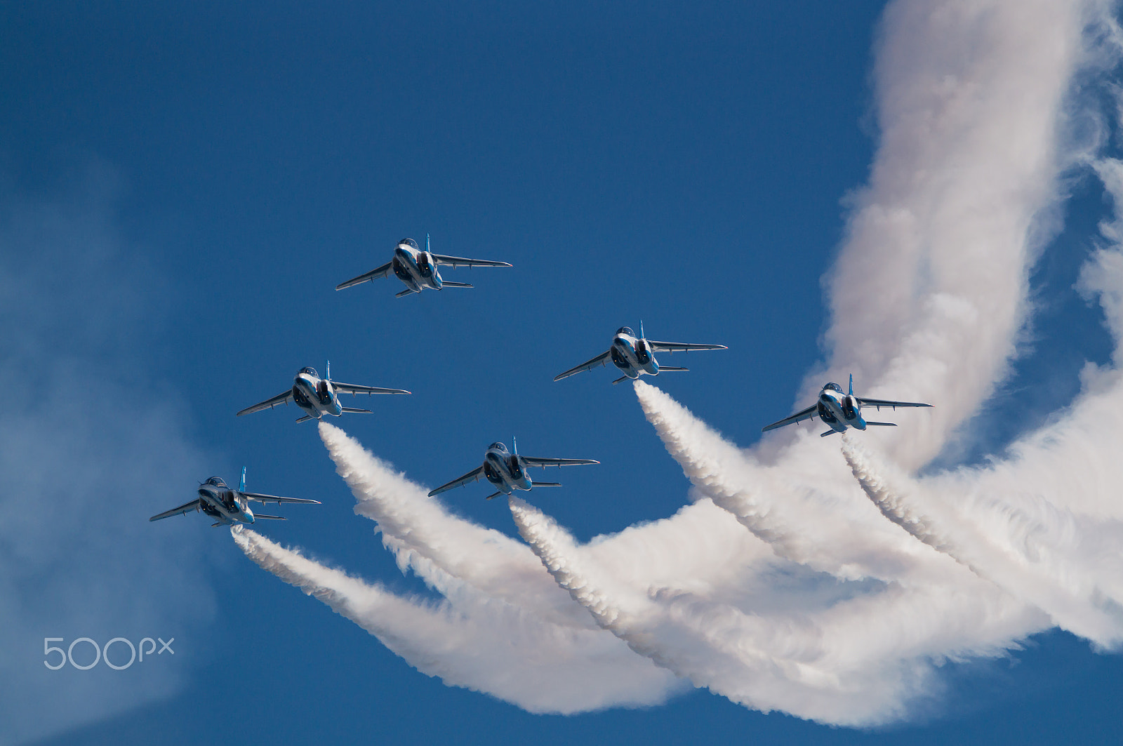 Sony SLT-A57 + Tamron SP 150-600mm F5-6.3 Di VC USD sample photo. Demonstration flights of blue impulse photography