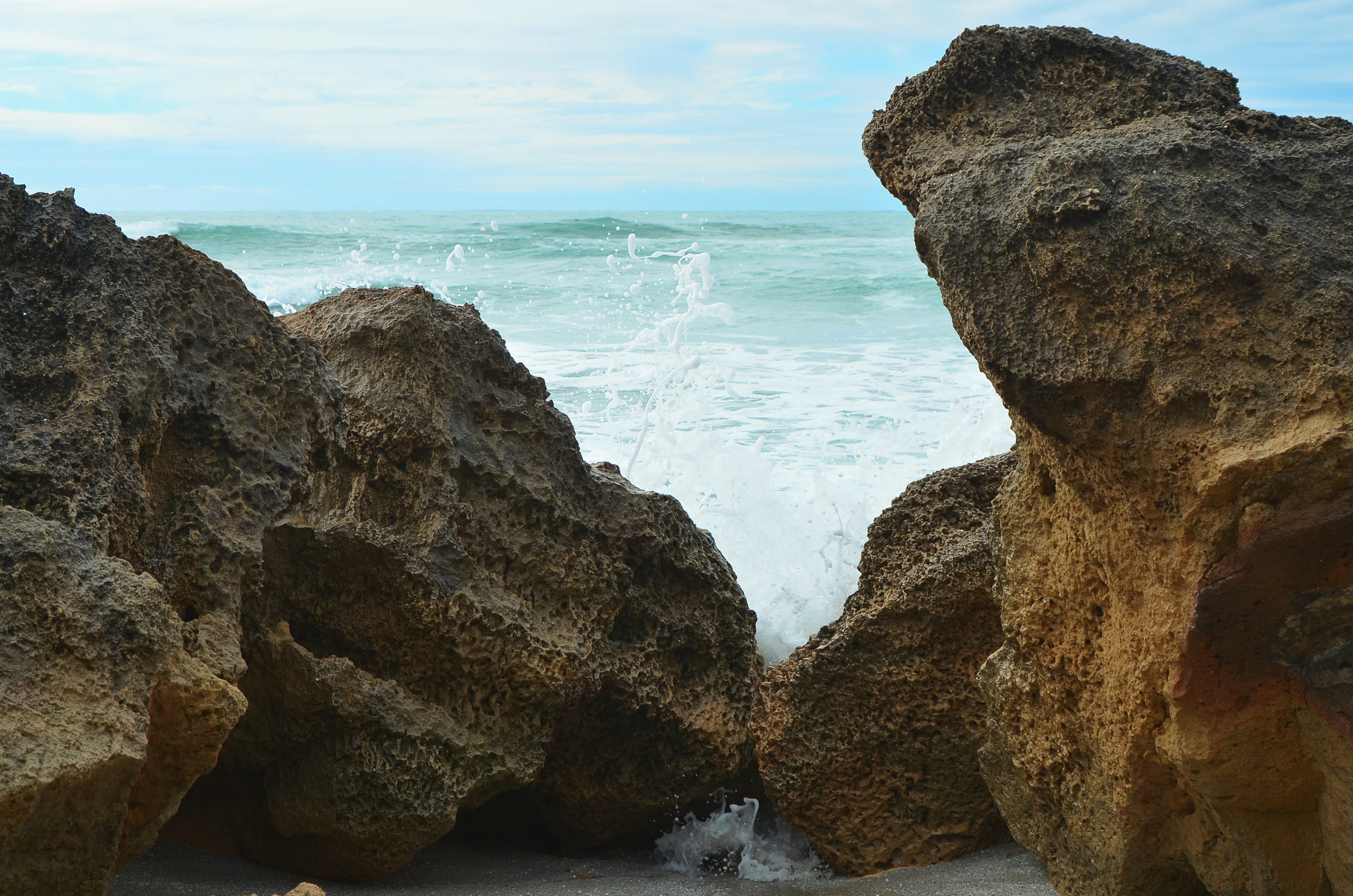 Nikon D7000 + AF Zoom-Nikkor 35-80mm f/4-5.6D N sample photo. Into the sea photography