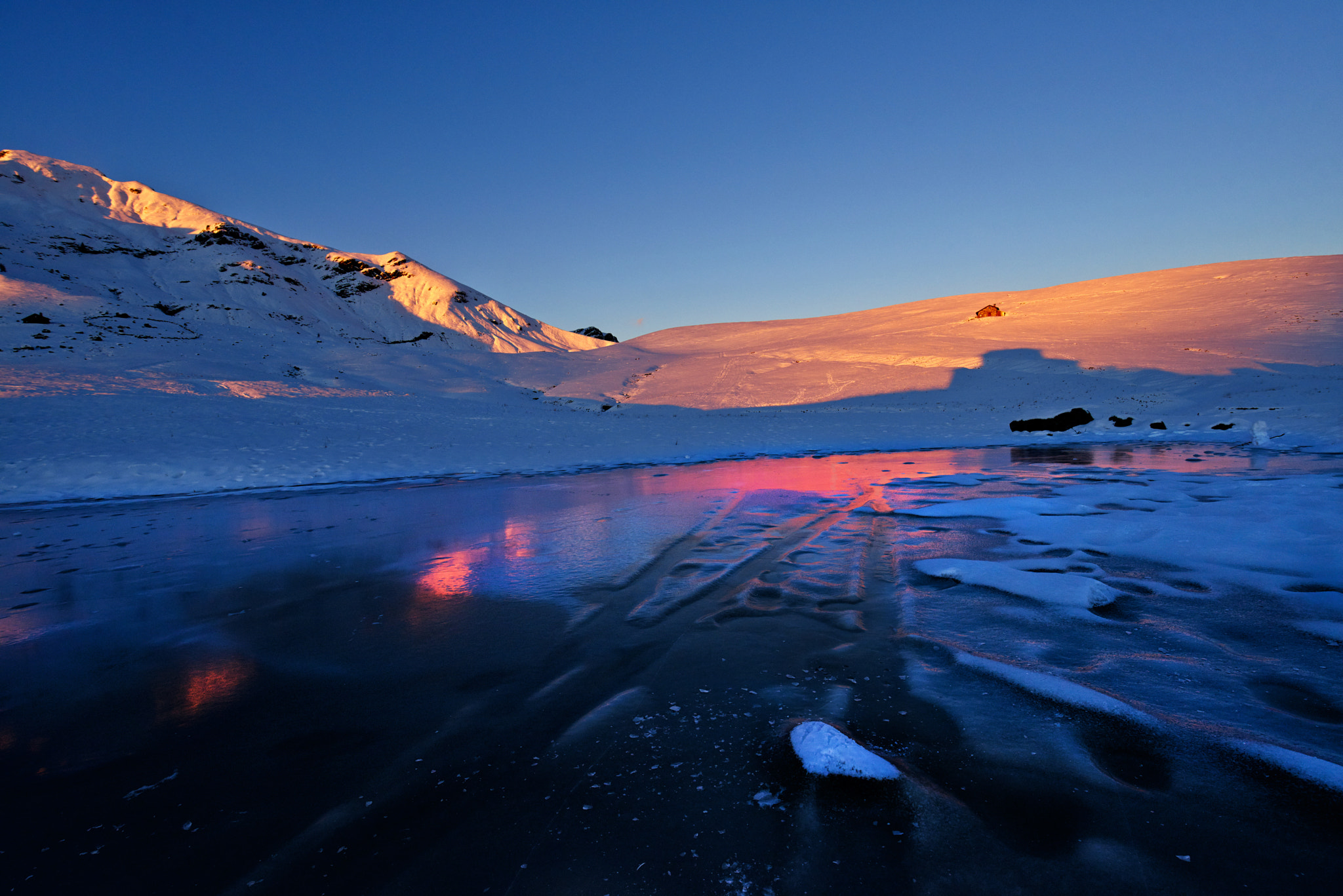 16-35mm F4 OSS sample photo. Magic winter photography