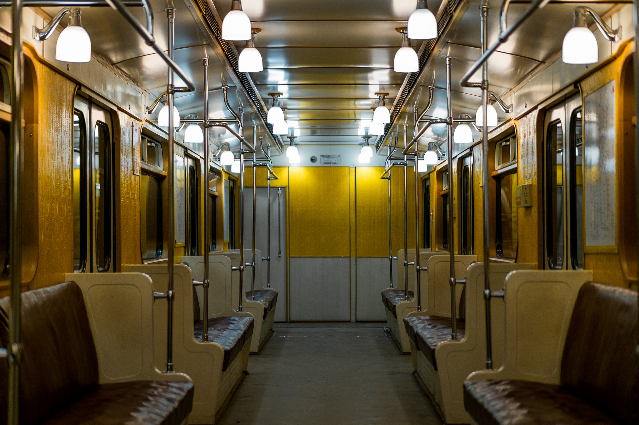 Samsung NX30 + Samsung NX 45mm F1.8 sample photo. Interior of the retro train photography