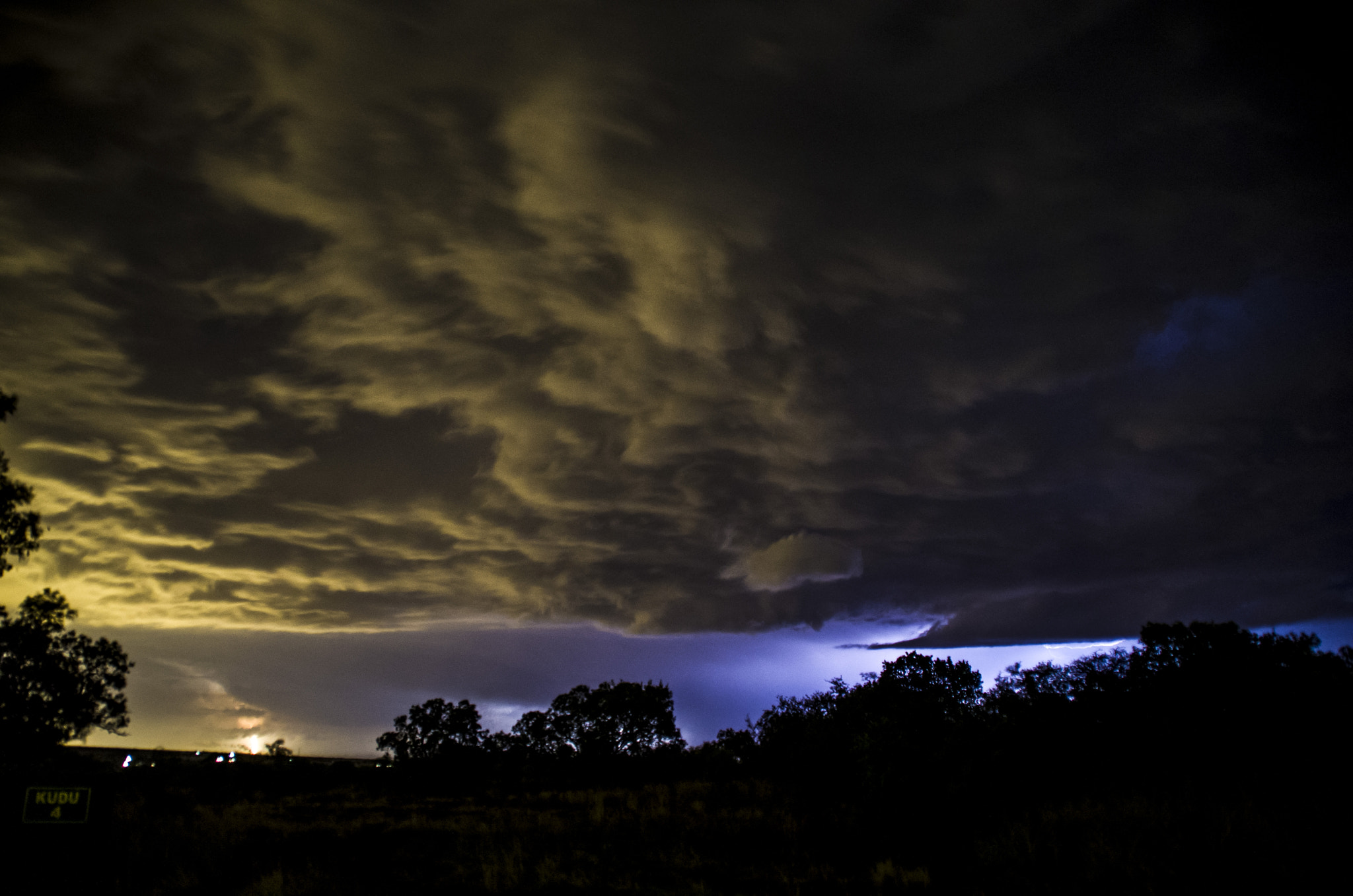 Tamron AF 18-200mm F3.5-6.3 XR Di II LD Aspherical (IF) Macro sample photo. Lightning photography