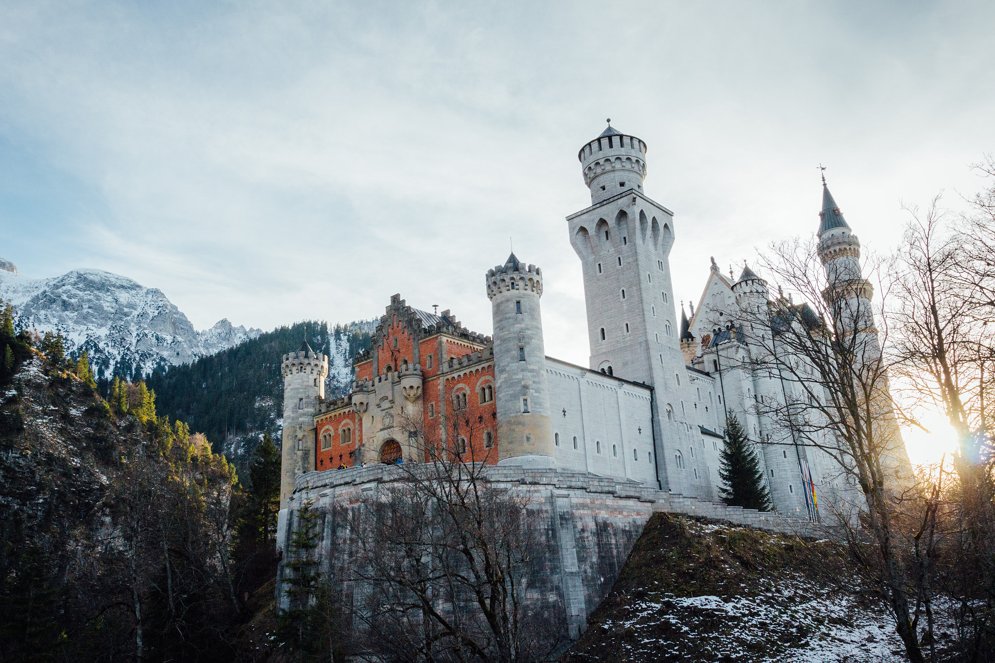 Canon EOS 650D (EOS Rebel T4i / EOS Kiss X6i) + Canon EF 17-40mm F4L USM sample photo. Neuschwanstein photography