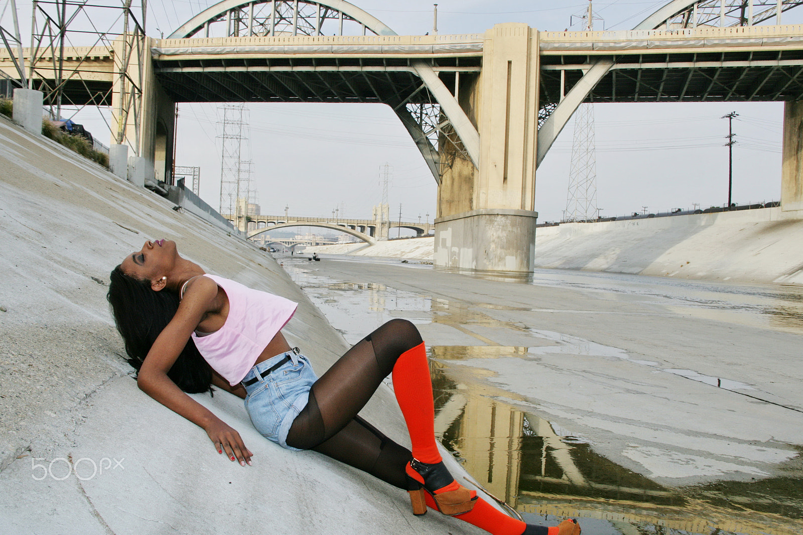 Canon EOS-1Ds Mark II sample photo. Aiesha at the 6th street bridge -  los angeles photography