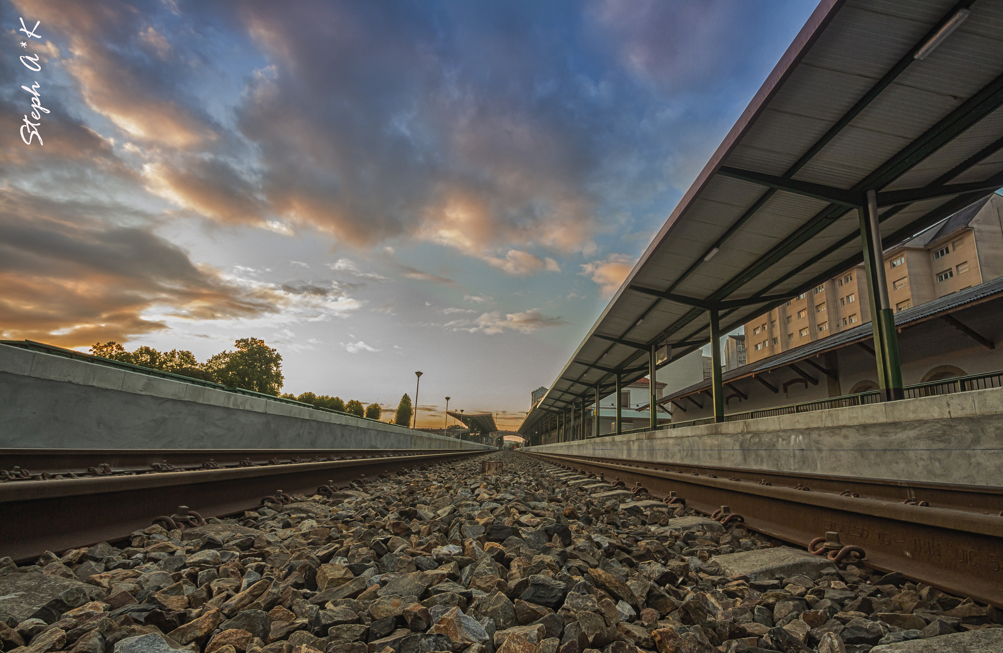 Sigma 10-20mm F3.5 EX DC HSM sample photo. Estación de tren lugo photography