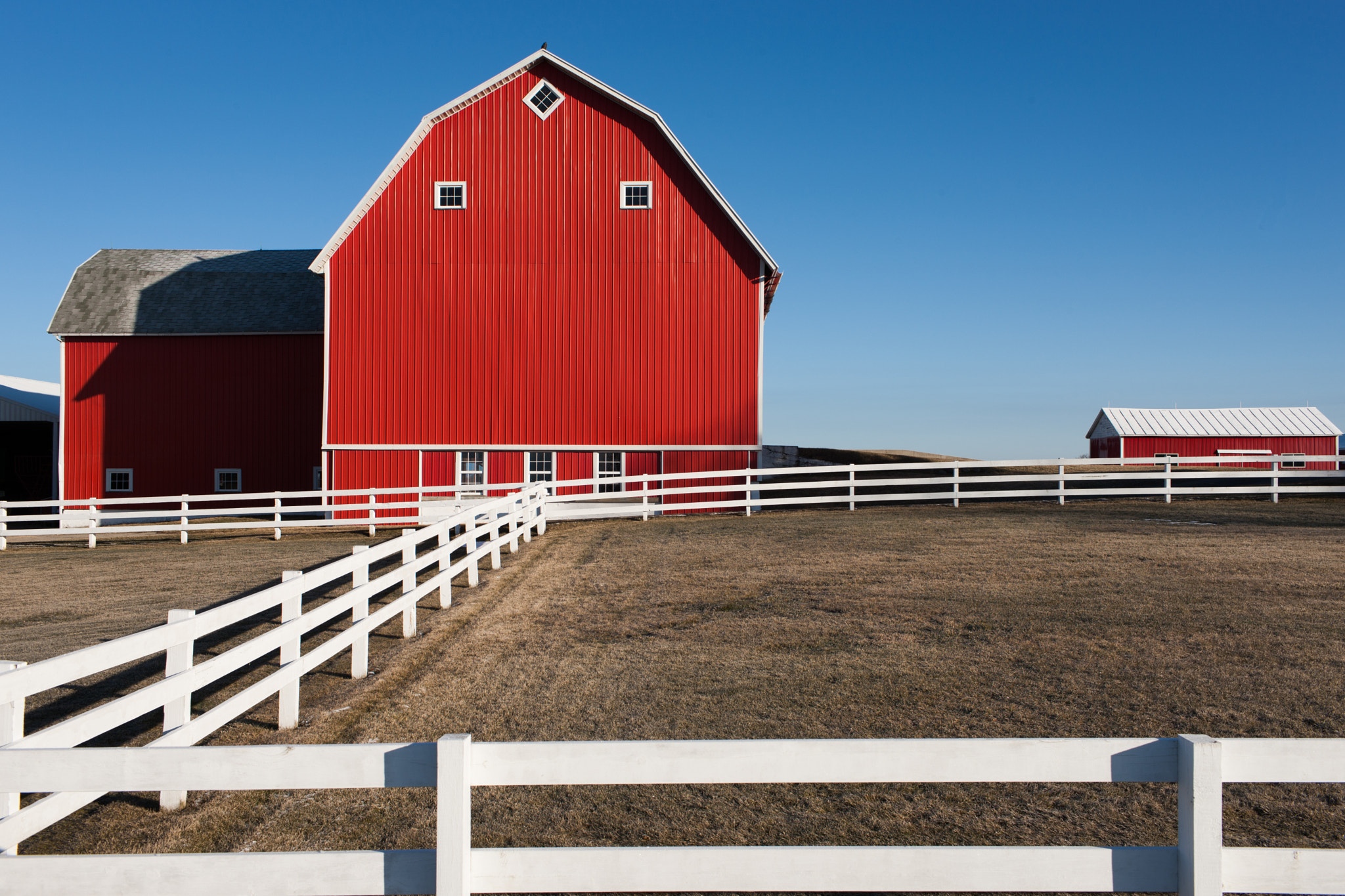 Canon EF 35mm F1.4L USM sample photo. Barn red photography