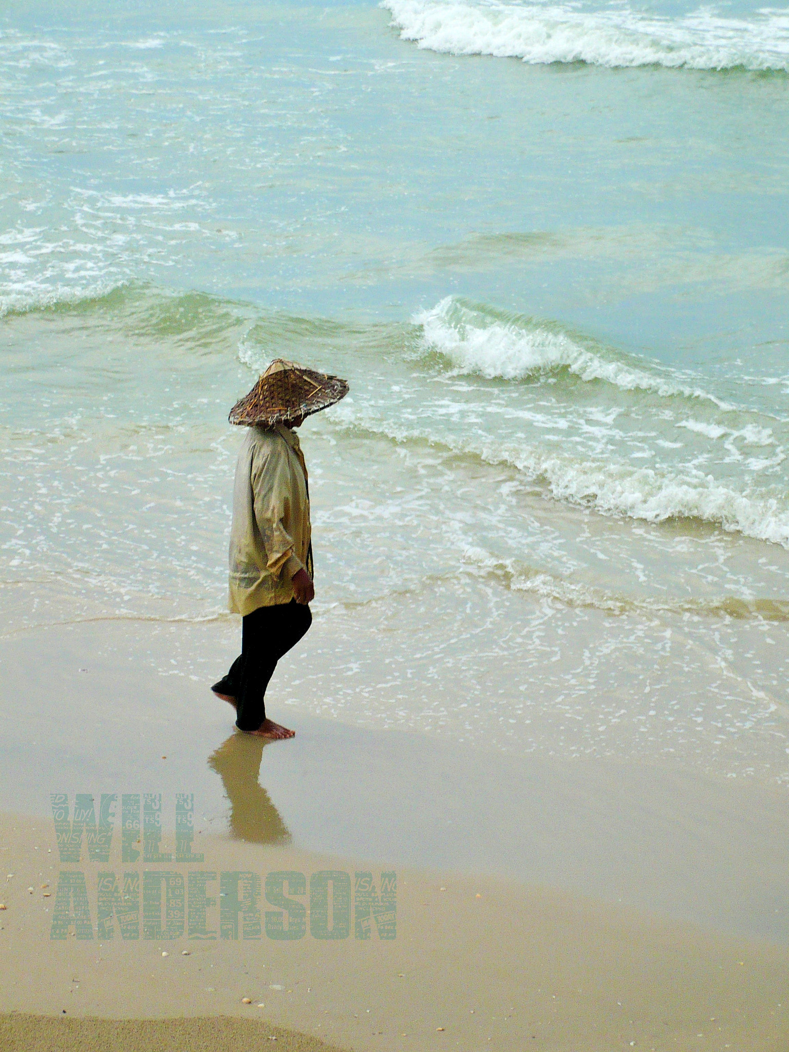 Panasonic DMC-LS70 sample photo. Old lady and the sea photography