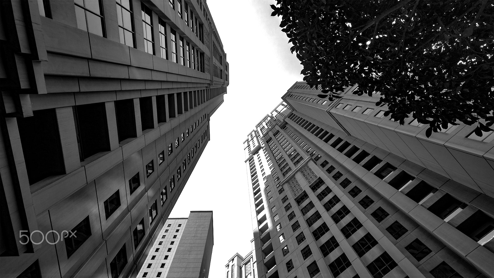 Canon EF-S 10-18mm F4.5–5.6 IS STM sample photo. Dubai towers photography