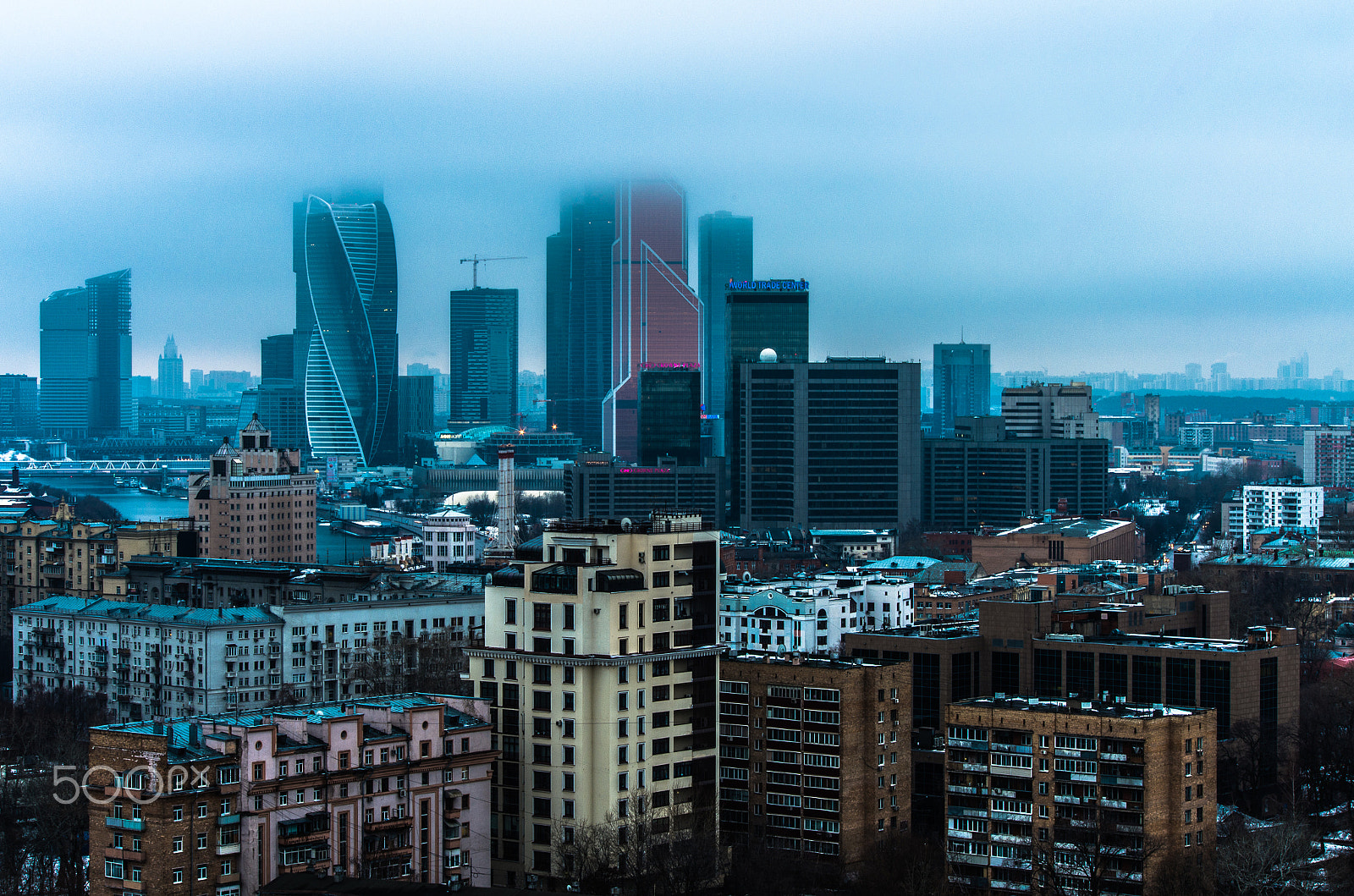 smc PENTAX-DA L 55-300mm F4-5.8 ED sample photo. A foggy morning in moscow photography