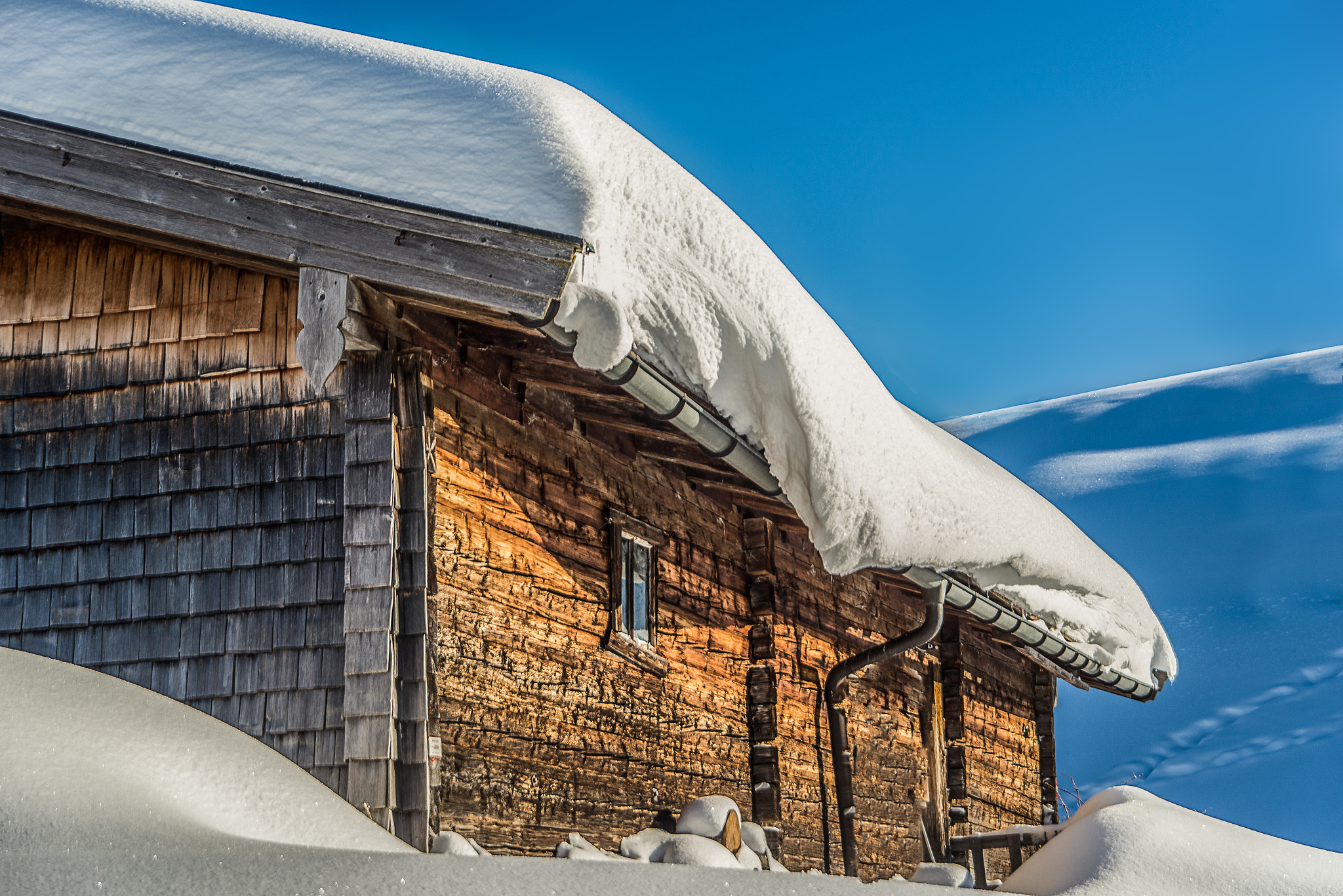 Nikon D600 + Sigma 28-200mm F3.5-5.6 Compact Aspherical Hyperzoom Macro sample photo. Cabin in the snow photography
