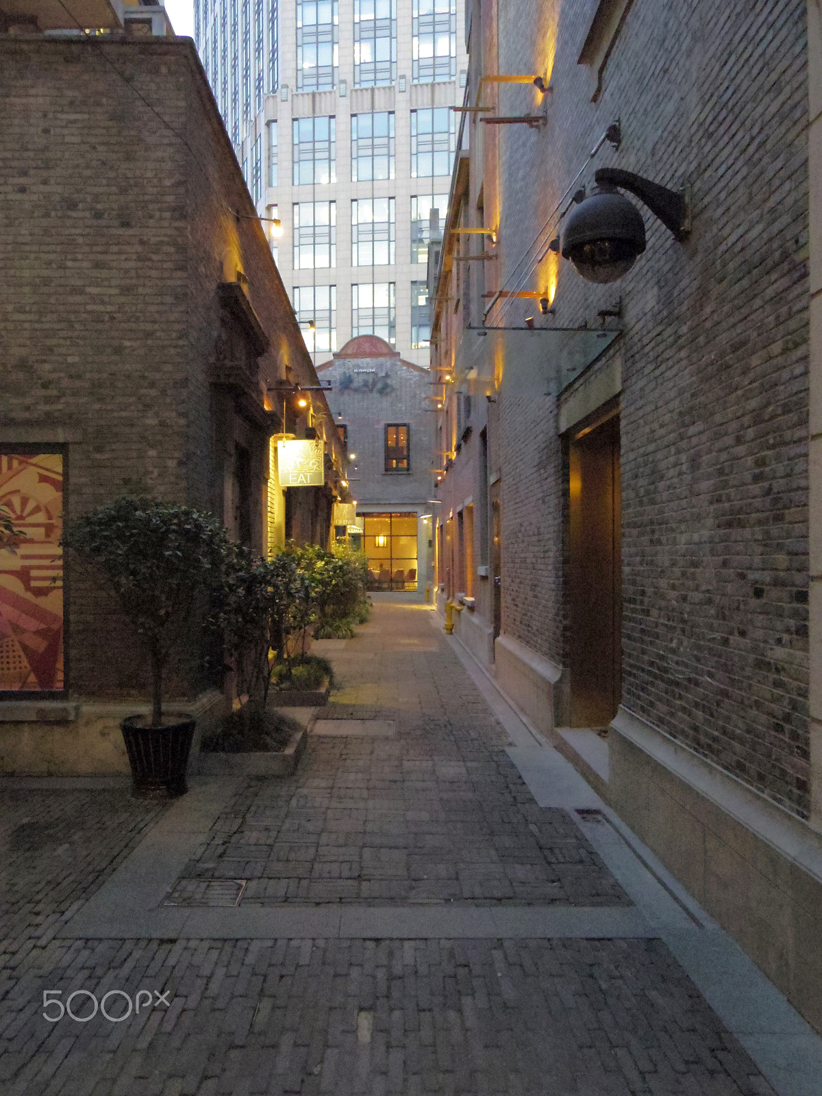 Pentax Q10 sample photo. Xintiandi, shanghai photography