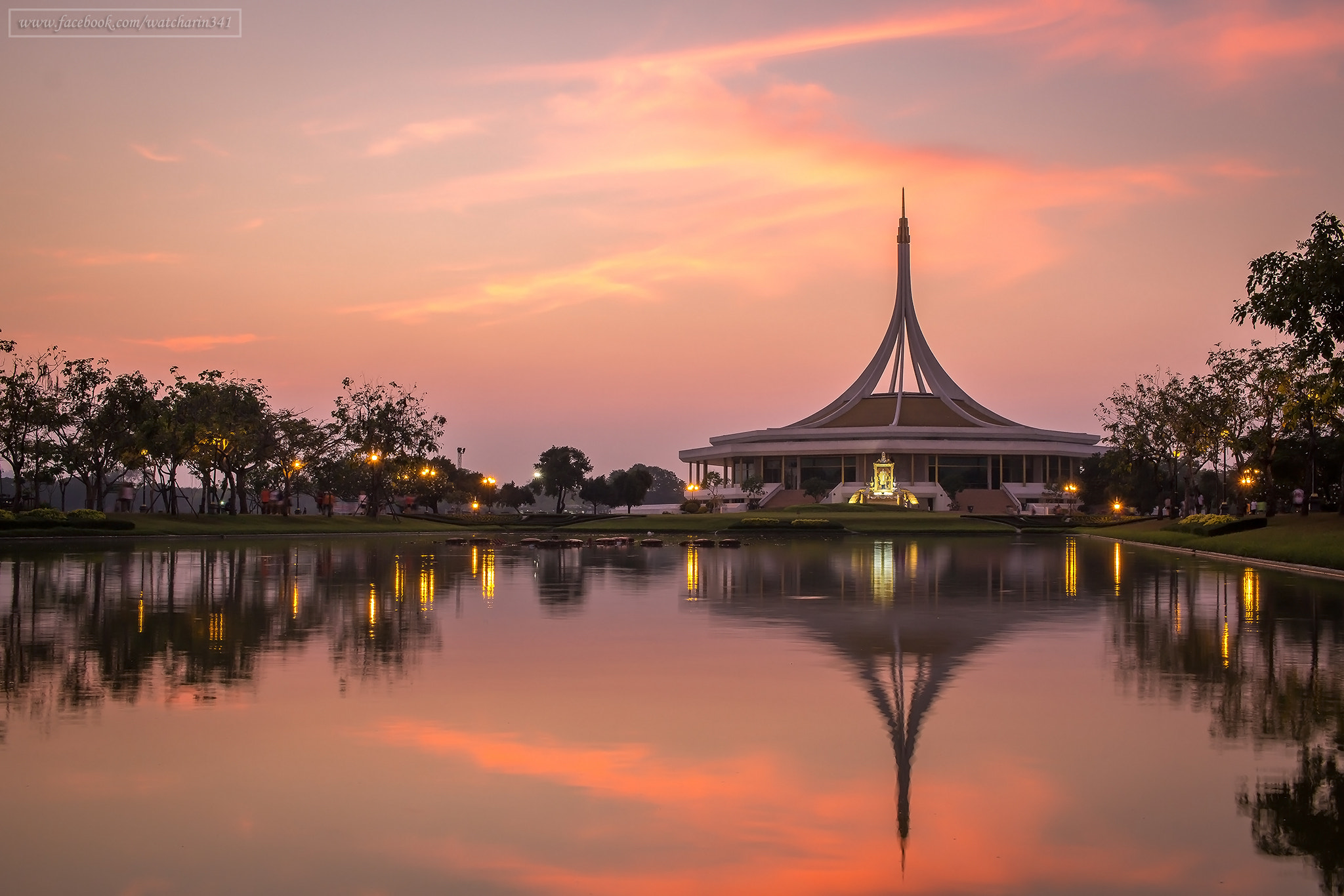 Canon EOS 600D (Rebel EOS T3i / EOS Kiss X5) sample photo. Suanluang rama ix public park photography
