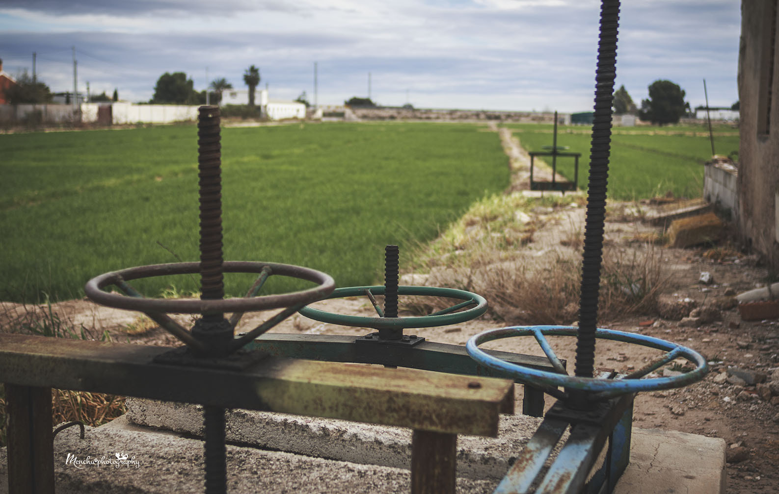EF28-70mm f/2.8L USM sample photo. Rural life photography