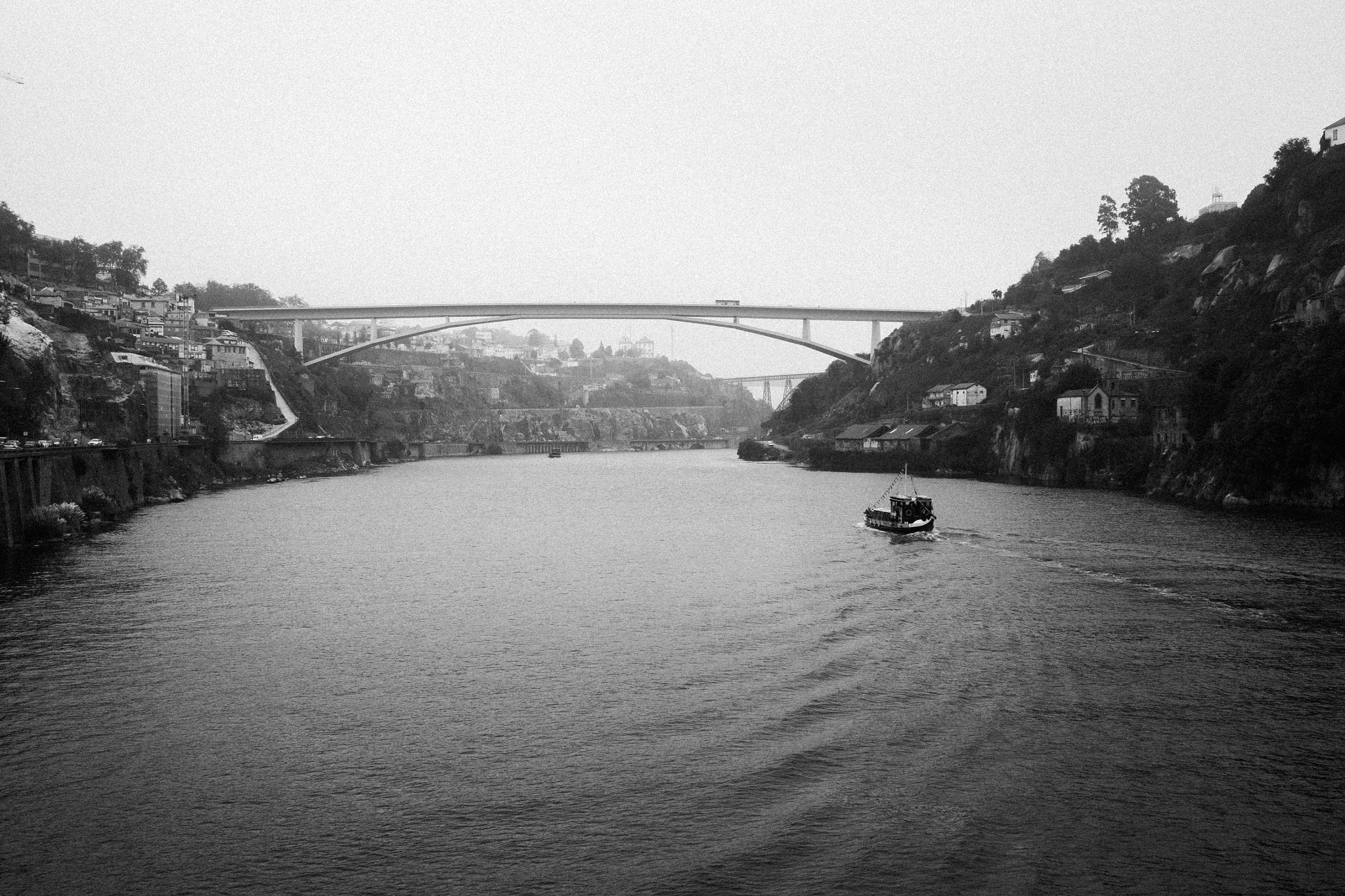 Olympus PEN E-P5 + Olympus M.Zuiko Digital 17mm F1.8 sample photo. Rio douro, porto, portugal photography