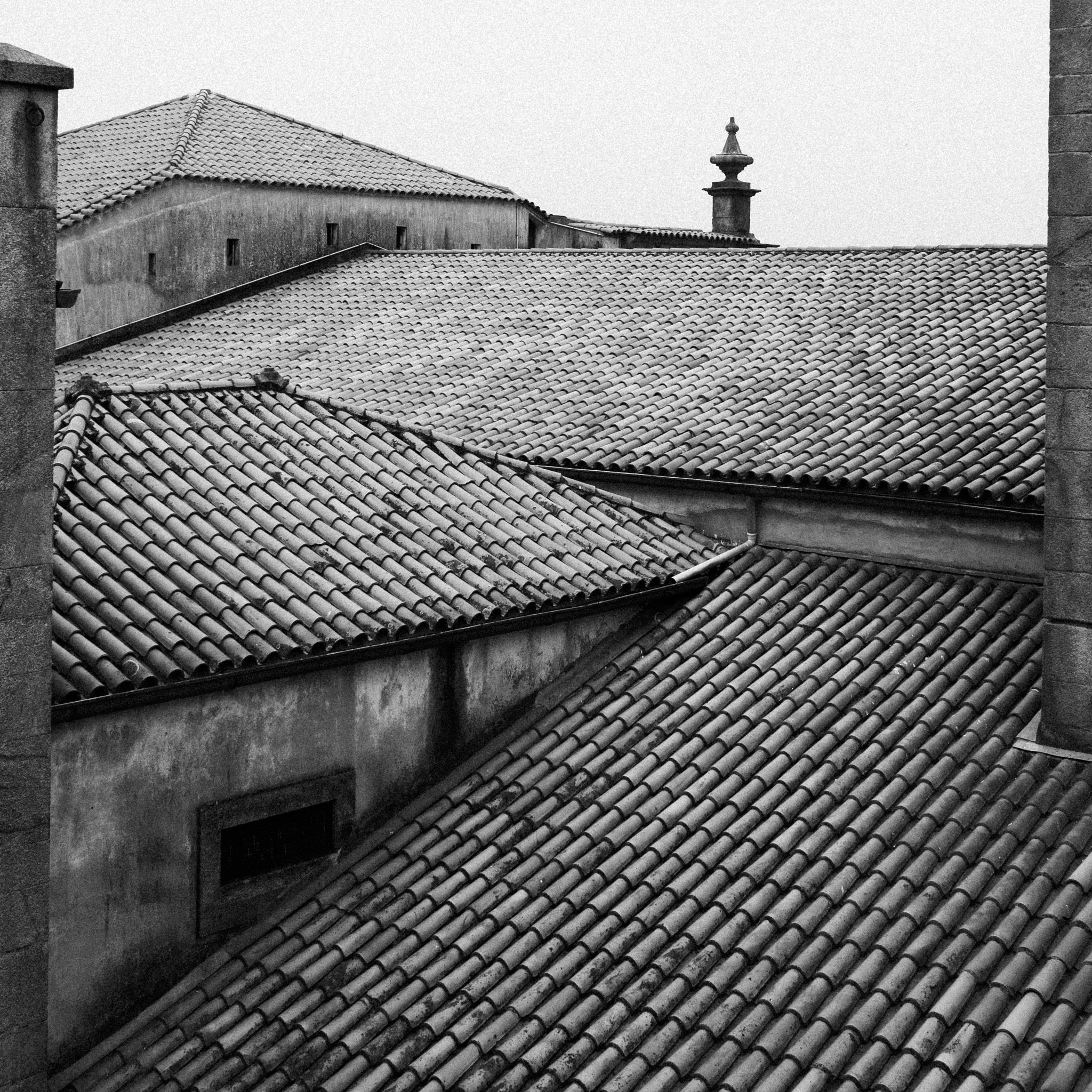Olympus PEN E-P5 + Olympus M.Zuiko Digital 17mm F1.8 sample photo. The rooftops, porto, portugal photography