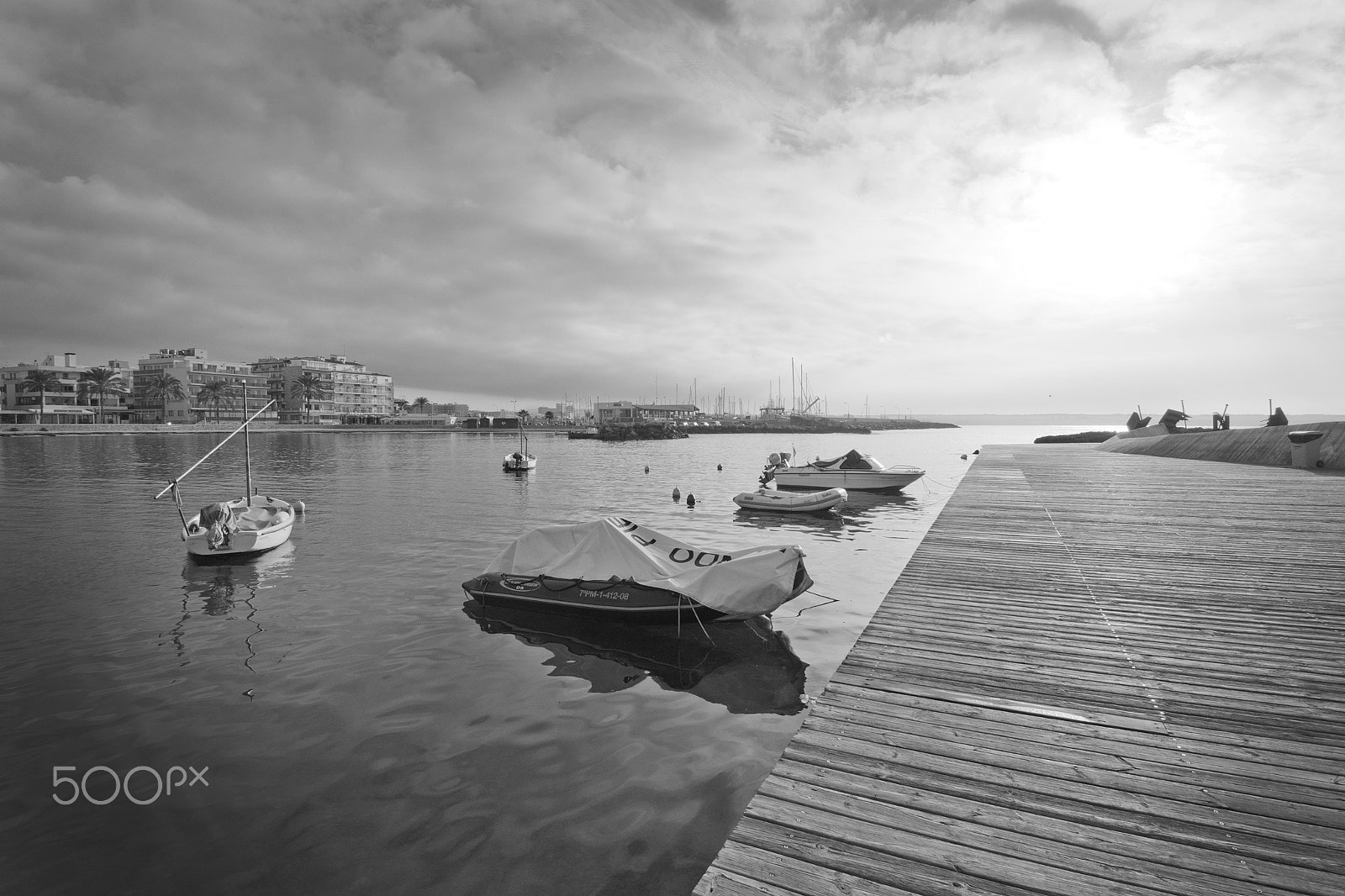 Nikon D7100 + Nikon AF-S Nikkor 28mm F1.8G sample photo. Cala estancia bay winter view photography